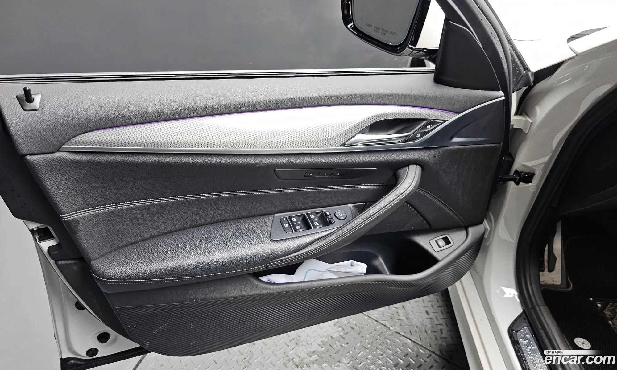 BMW 5 Series 2017 WBAJD3107JWC13082 — 29