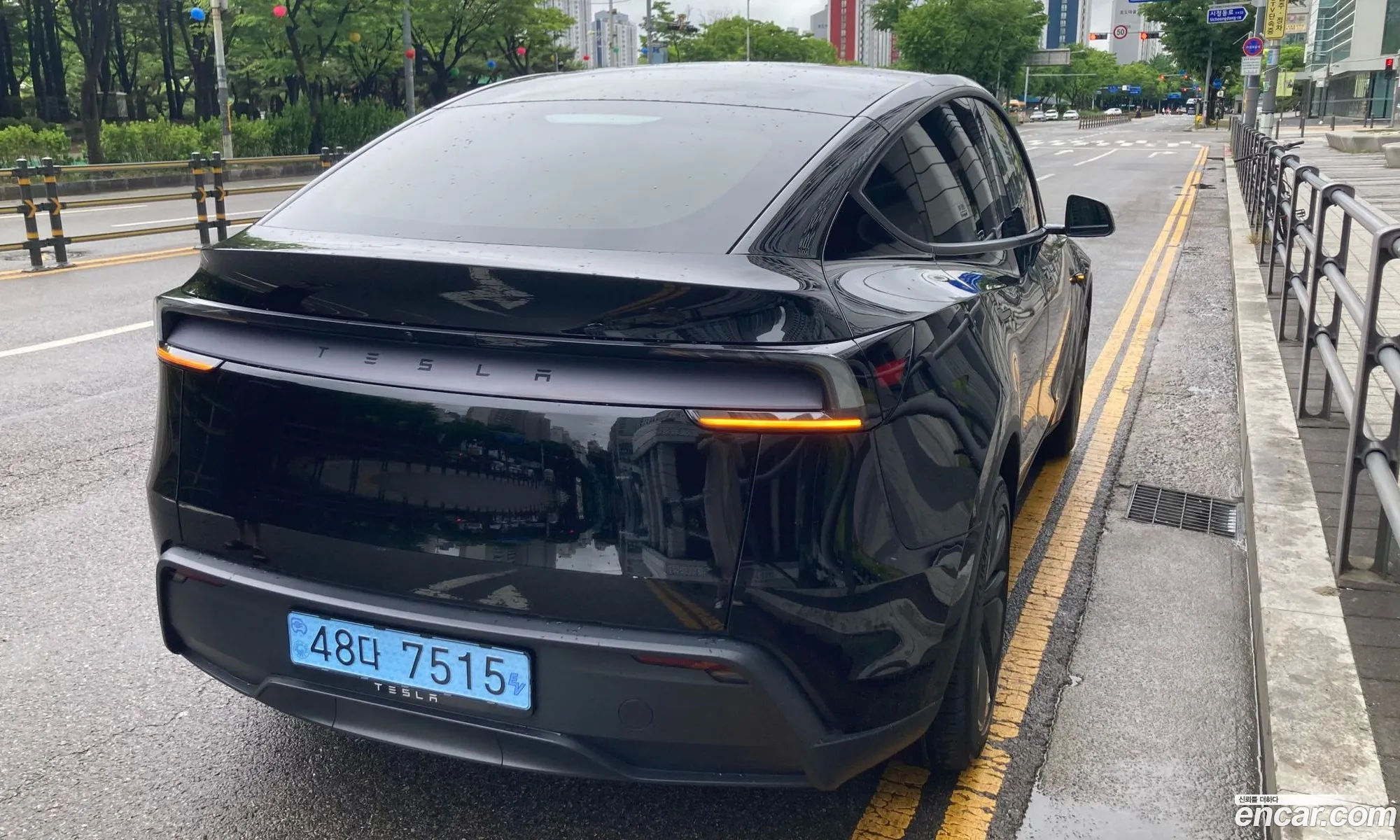 Tesla Model Y 2026 — 13