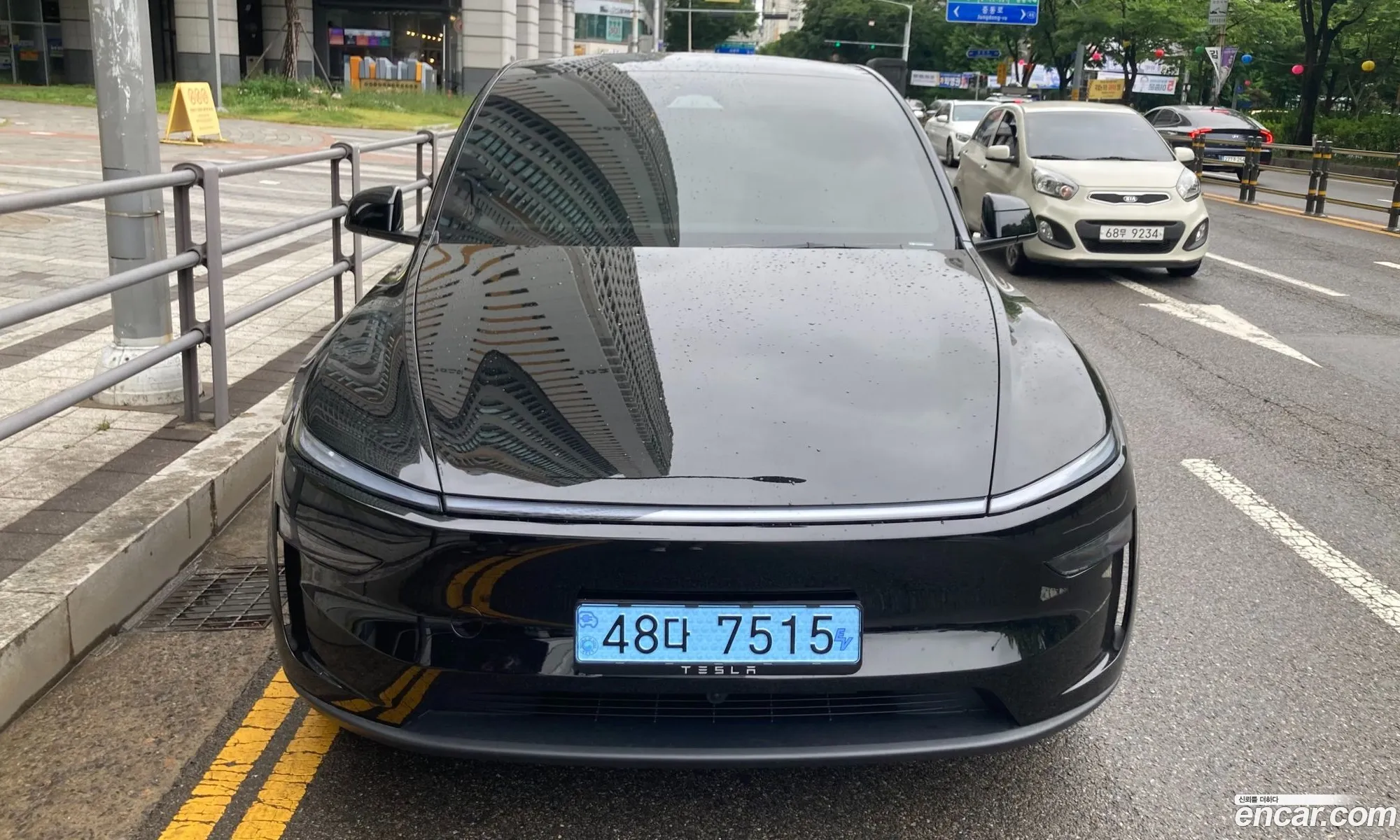 Tesla Model Y 2026 — 15