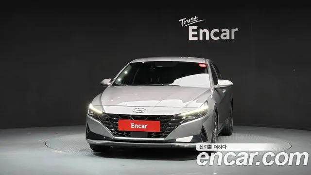 Hyundai Elantra 2021 — 2