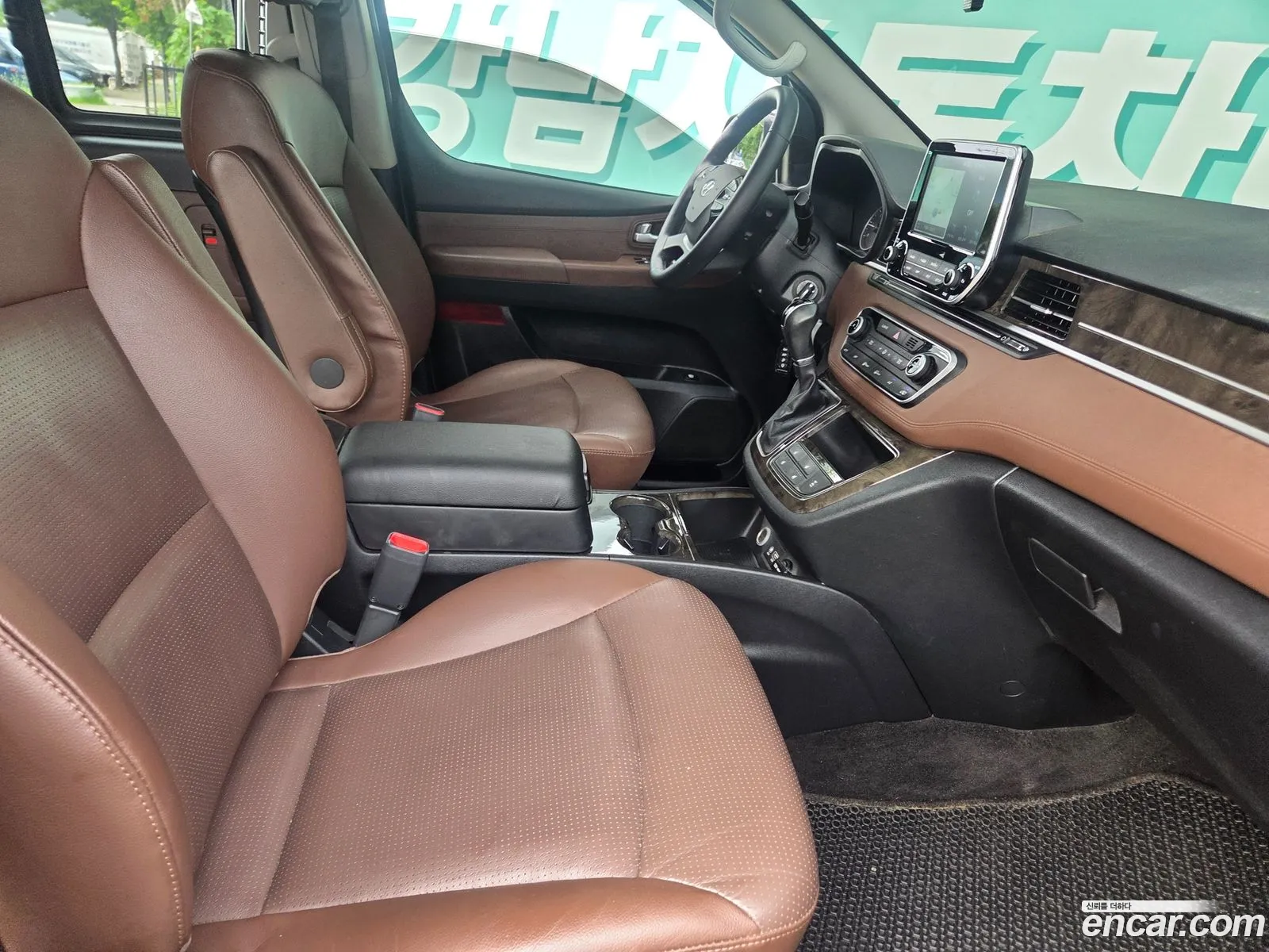 Hyundai Grand Starex 2019 — 17