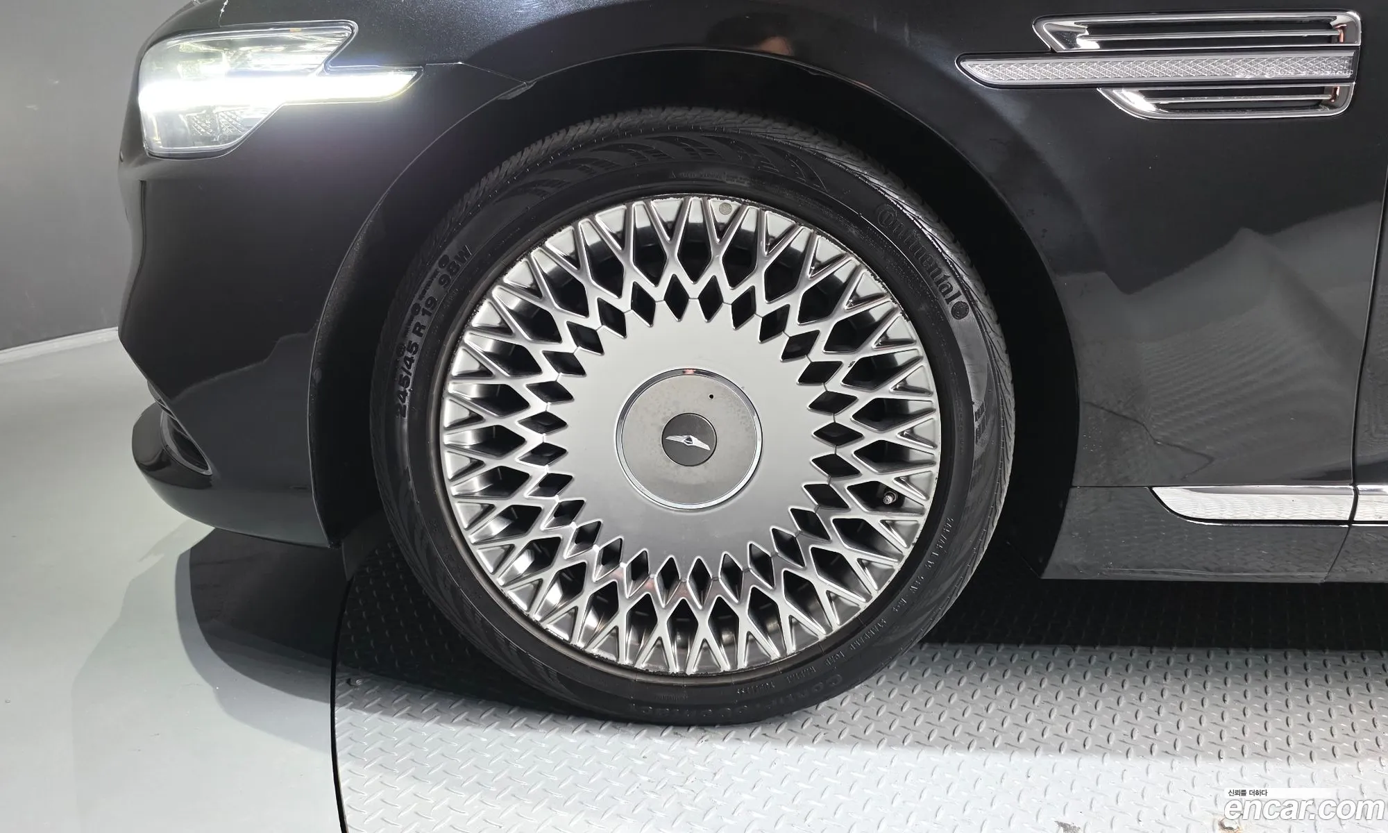 Genesis G90 2019 — 36