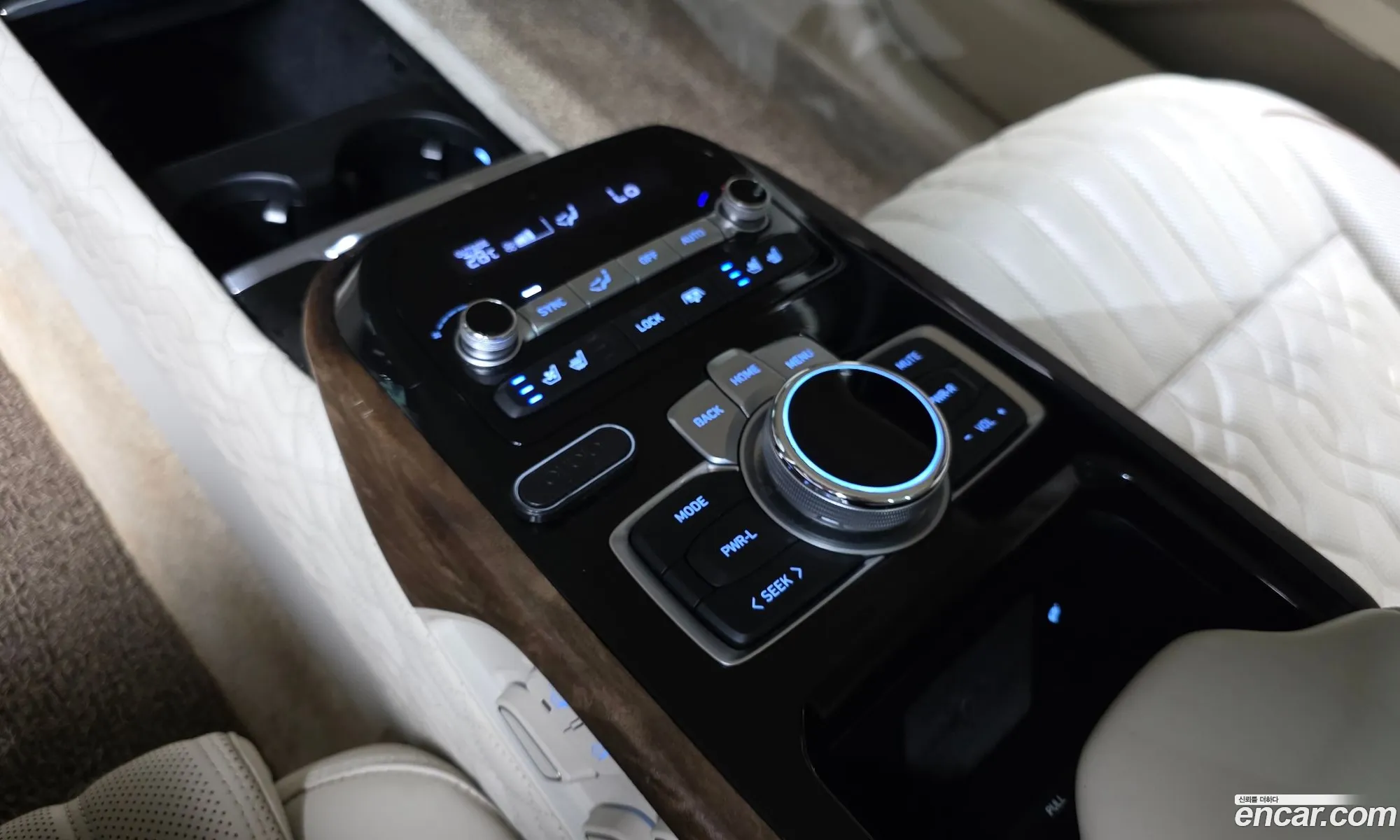 Genesis G90 2019 — 29