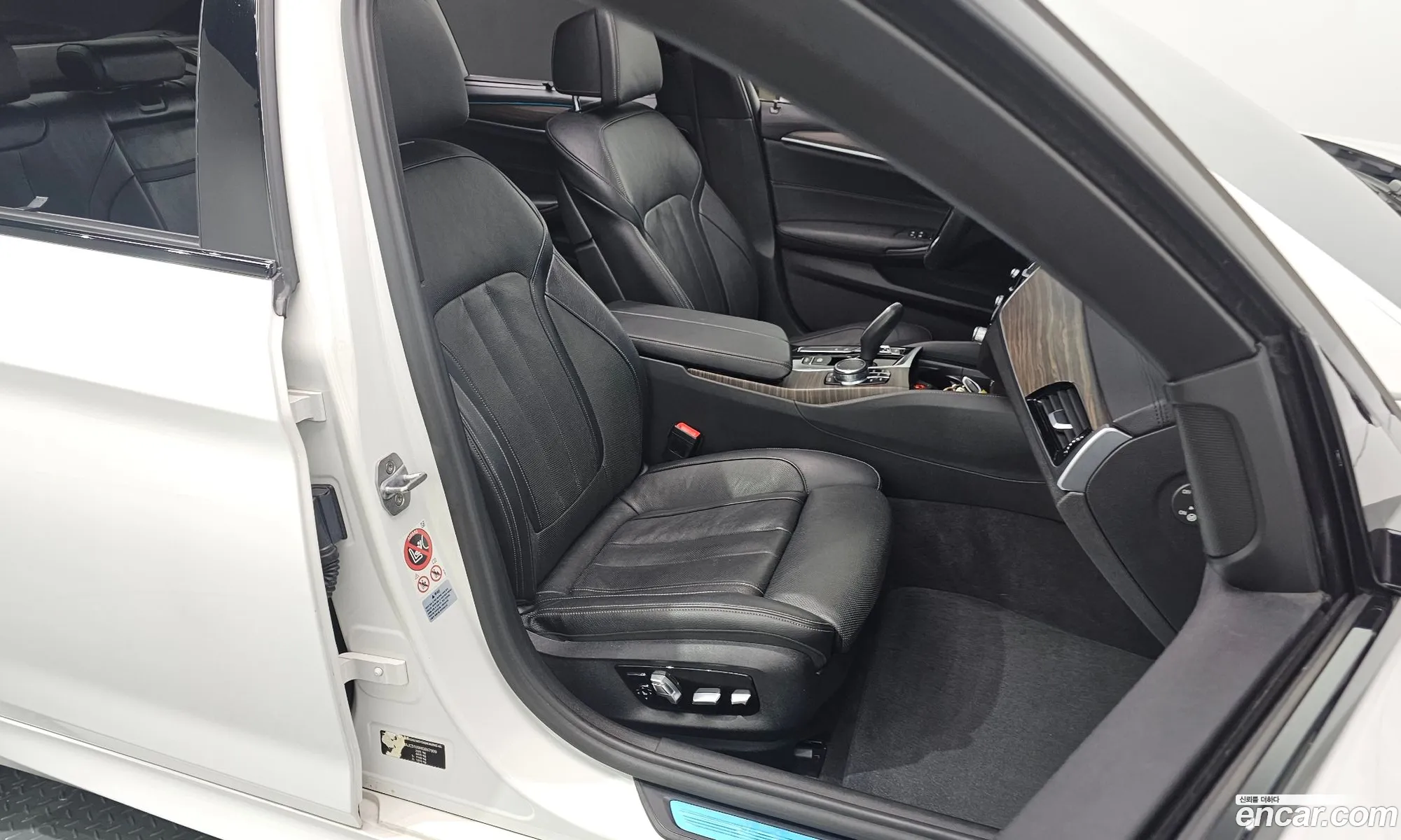 BMW 5 Series 2017 — 27