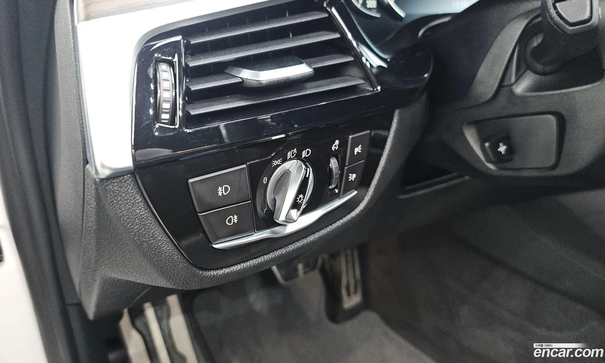 BMW 5 Series 2017 — 24