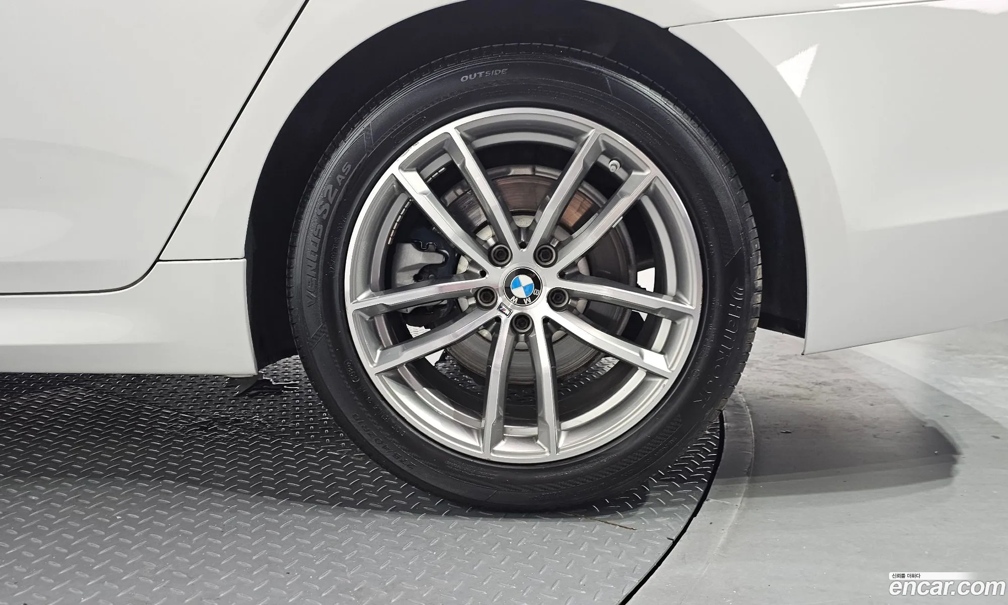 BMW 5 Series 2017 — 10