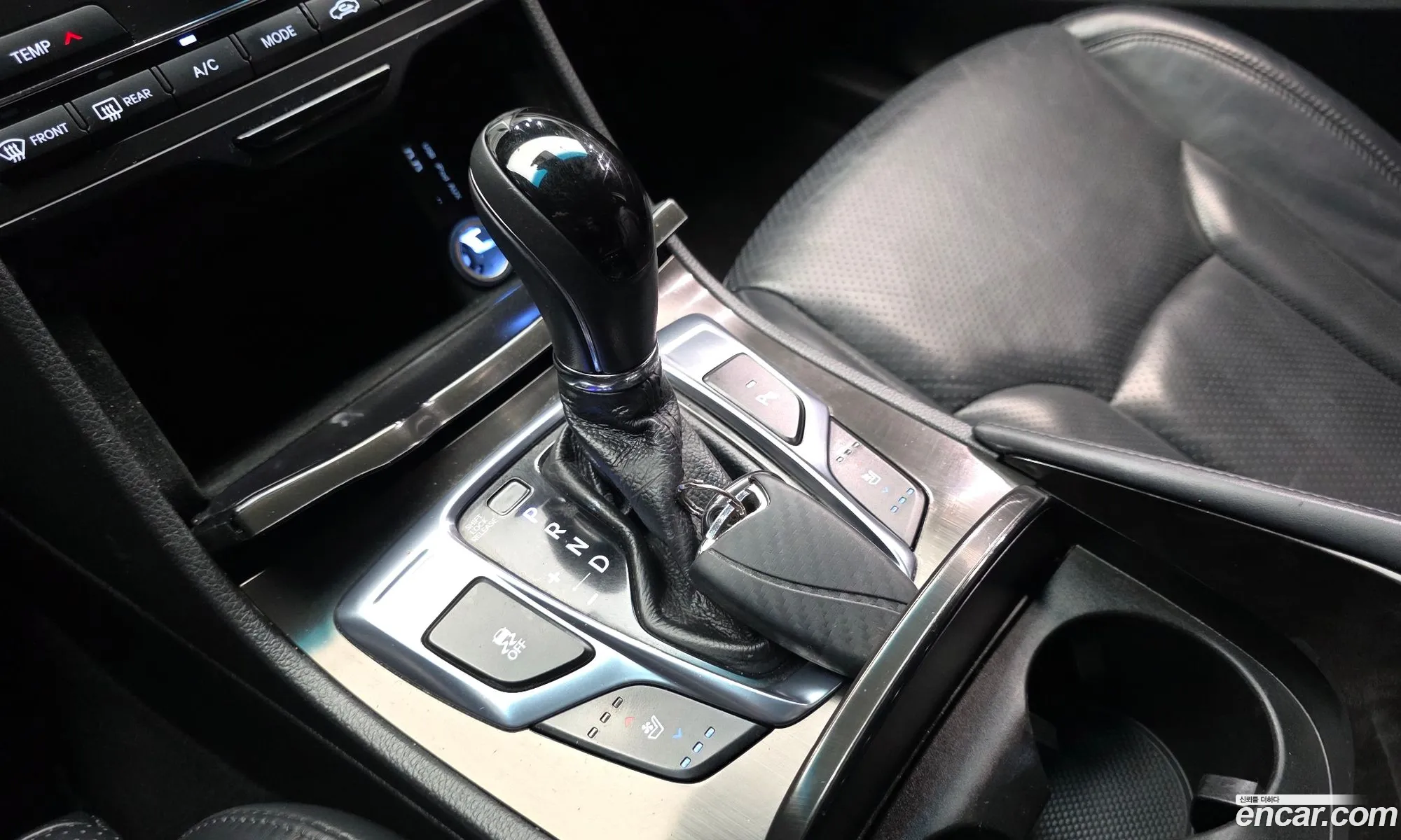 Hyundai Grandeur HG 2016 — 21