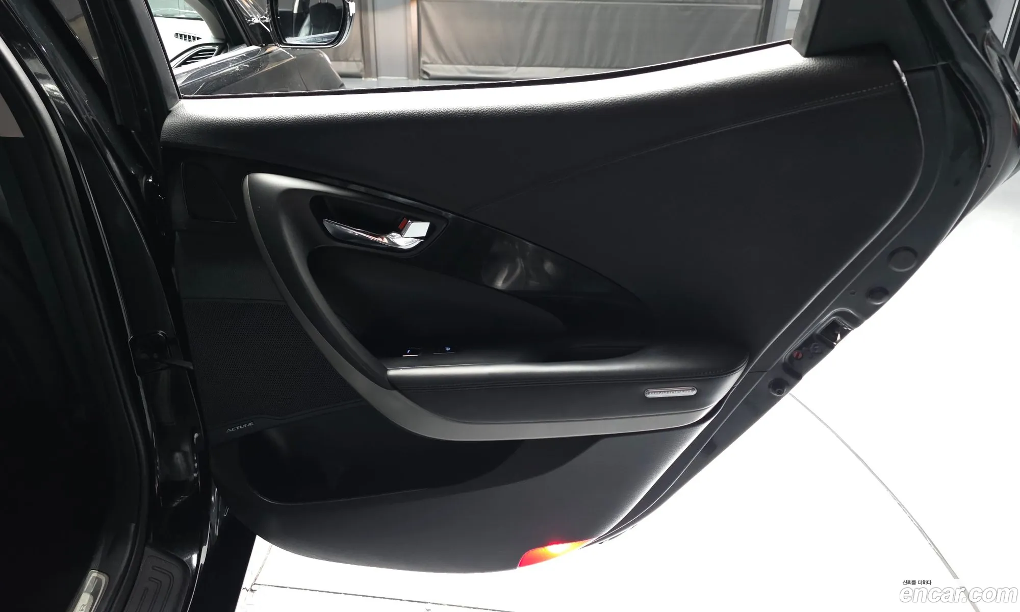 Hyundai Grandeur HG 2016 — 19