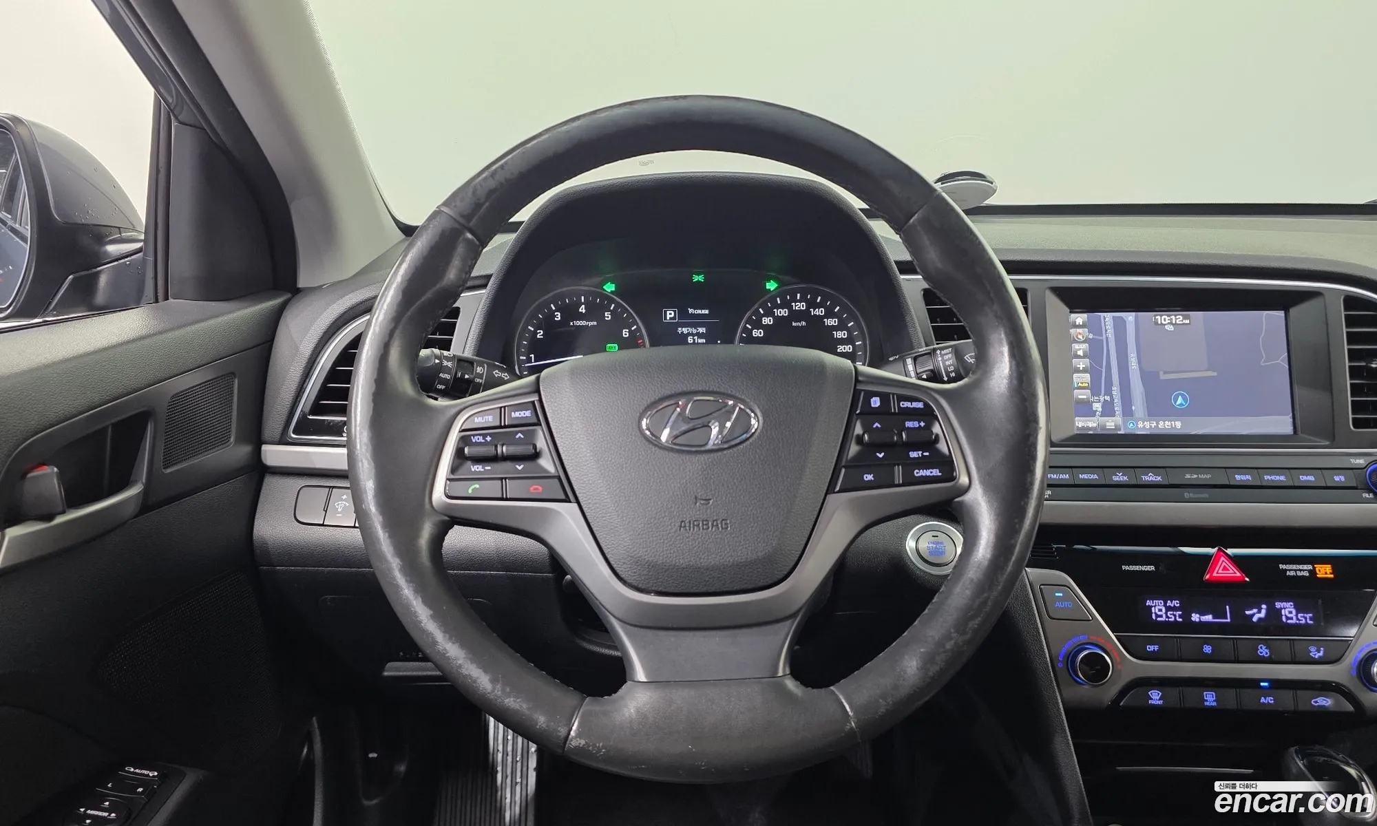 Hyundai Elantra AD 2016 — 23