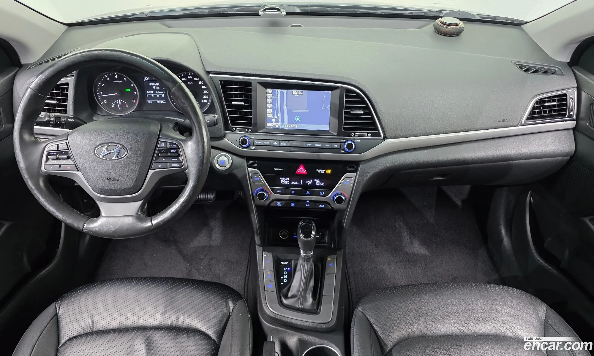 Hyundai Elantra AD 2016 — 14