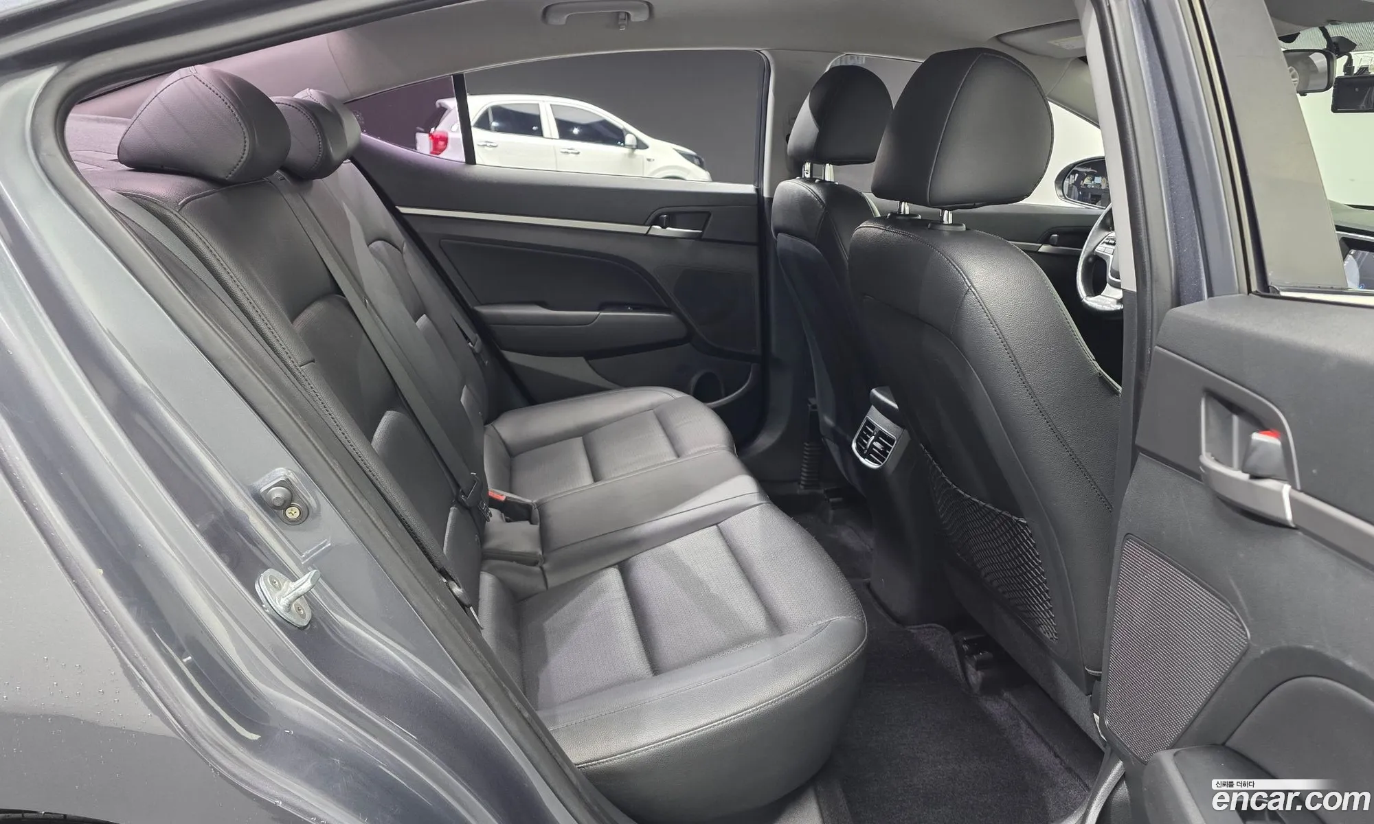Hyundai Elantra AD 2016 — 30