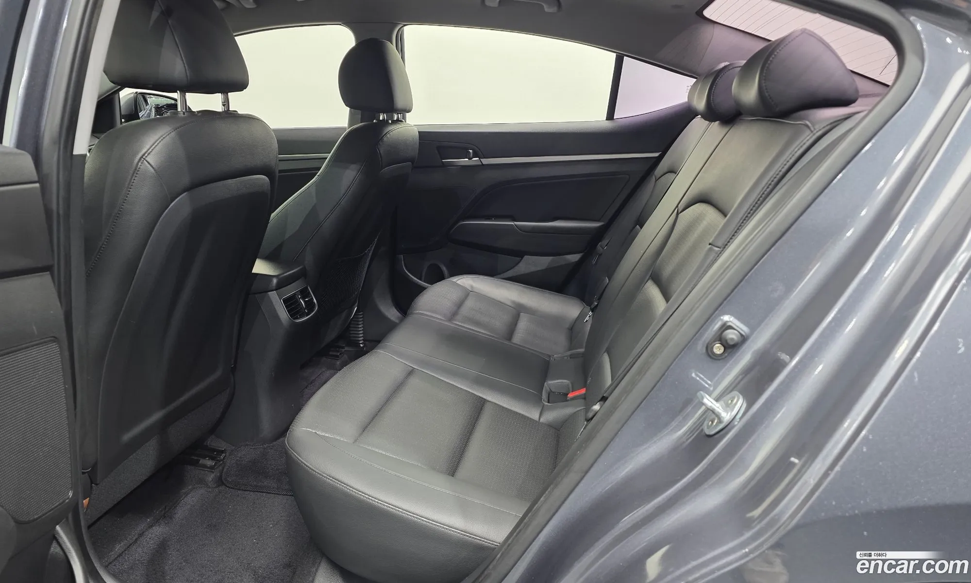 Hyundai Elantra AD 2016 — 29