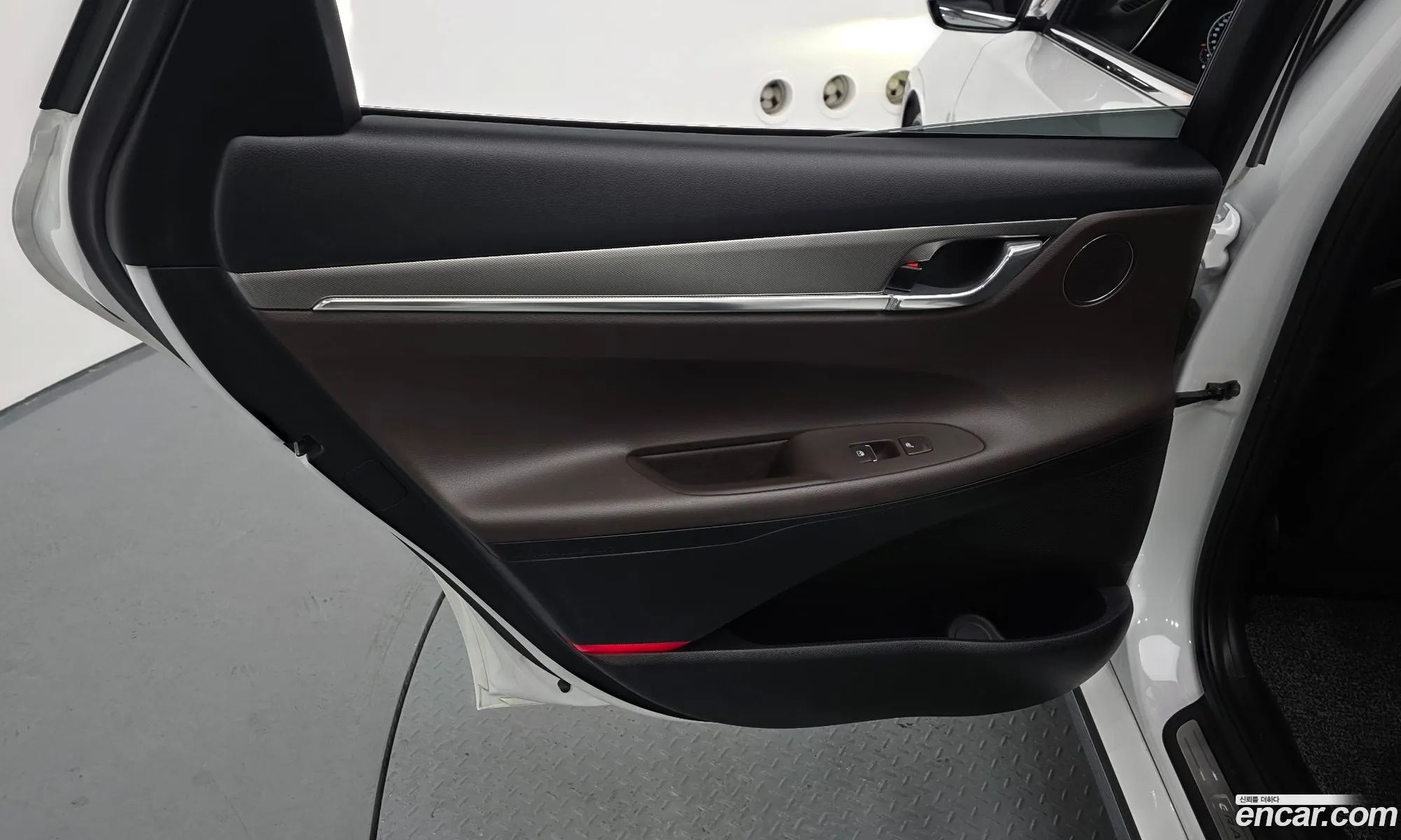 Hyundai Grandeur IG 2020 — 32