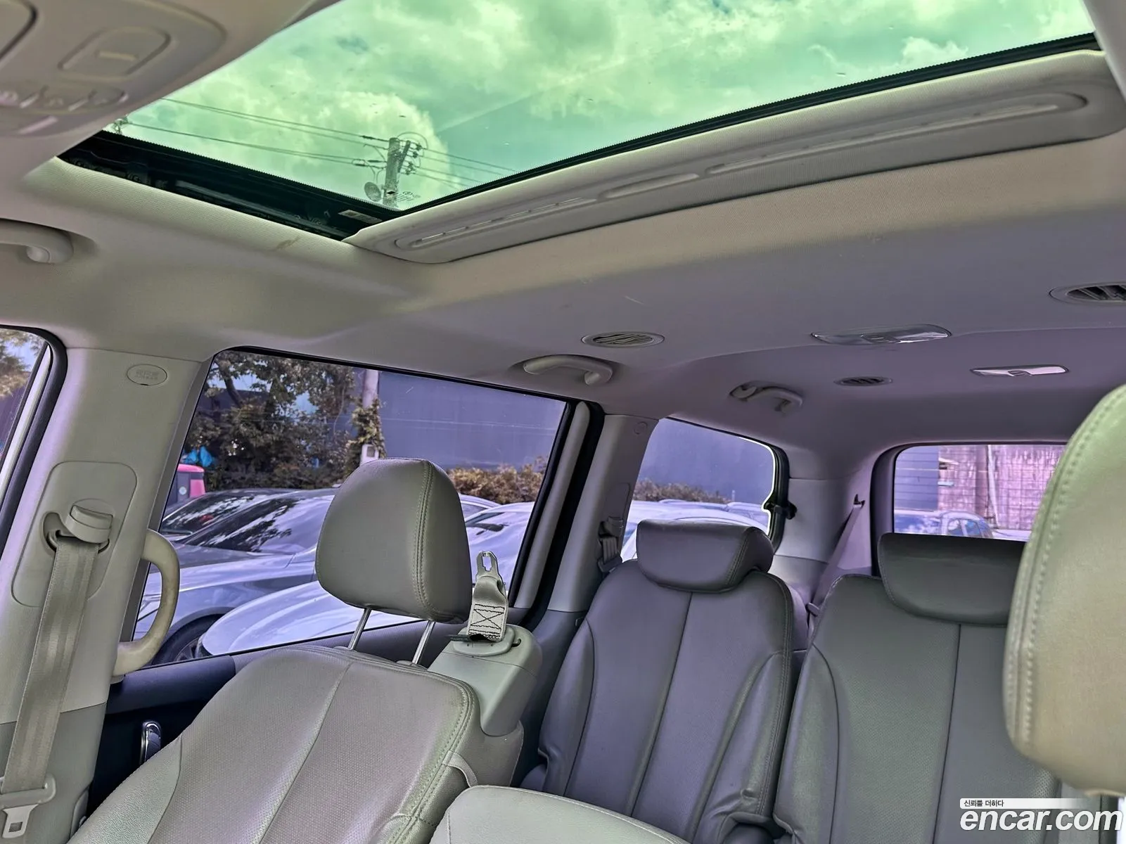 Kia Carnival R 2014 — 16