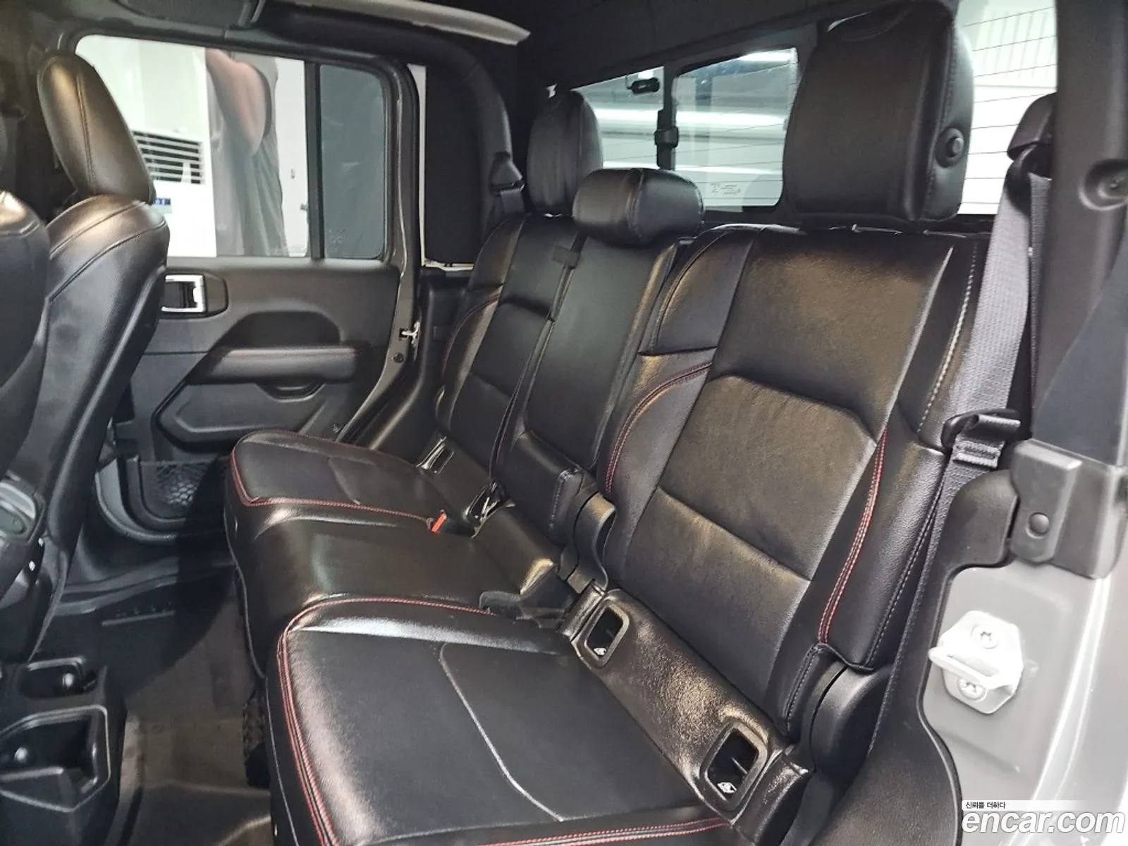 Jeep Gladiator 2023 — 17