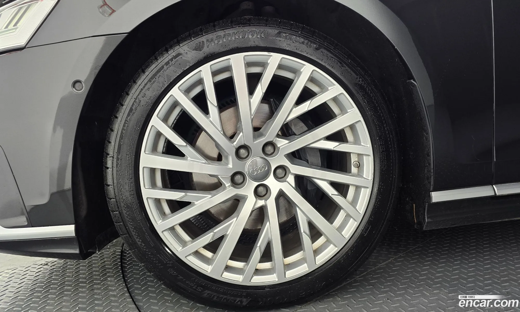 Audi A8 2021 WAUZZZF84MN002743 — 12