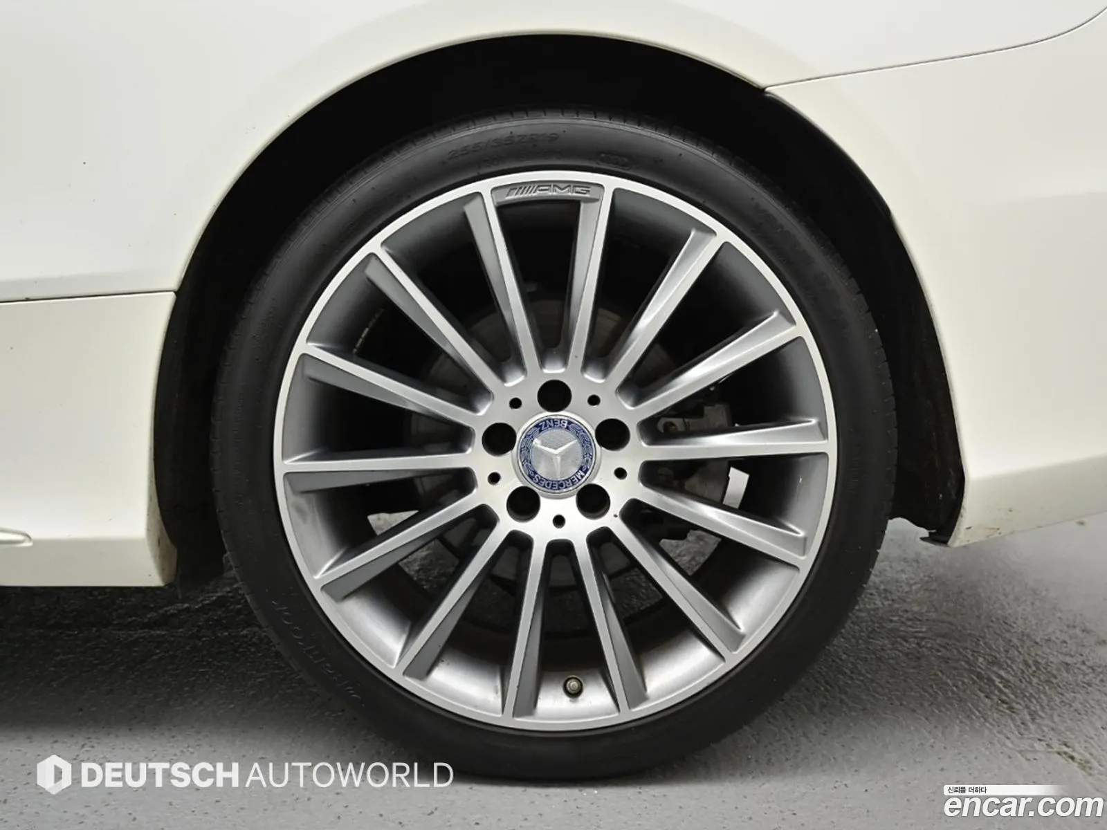 Mercedes-Benz C-Class W205 2016 — 17