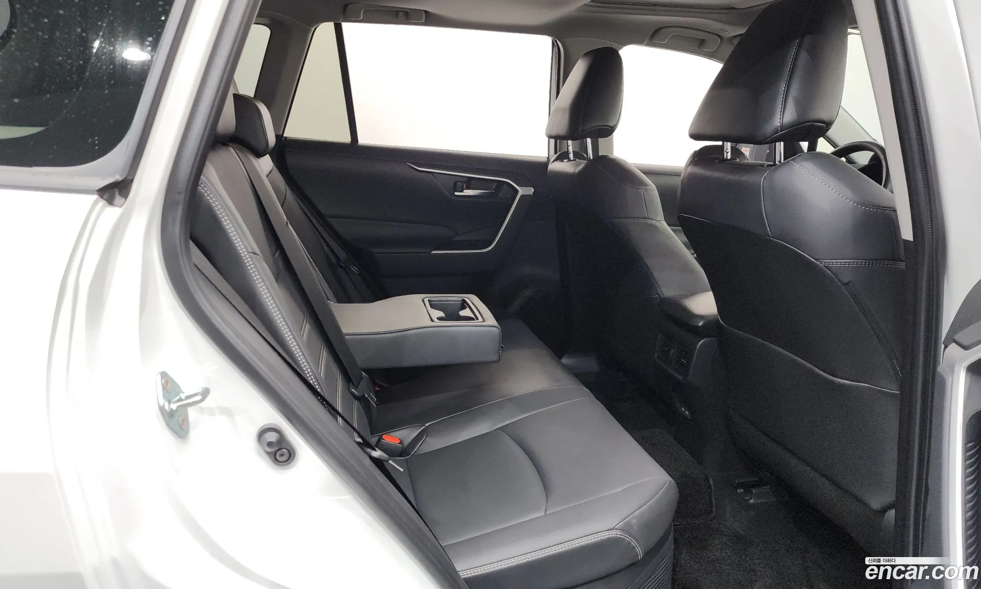 Toyota RAV4 2024 JTMX2RFV0RD169117 — 26