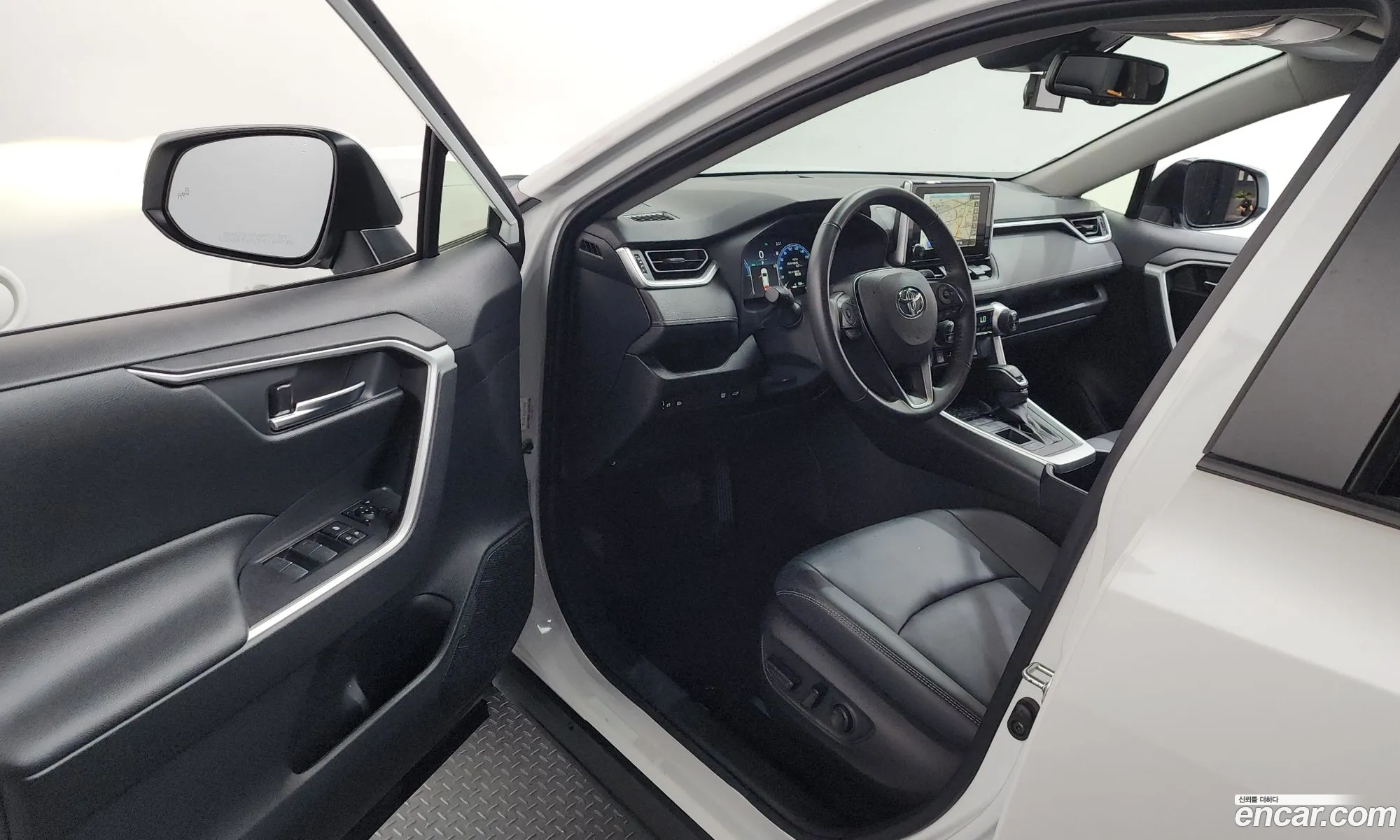 Toyota RAV4 2024 JTMX2RFV0RD169117 — 8