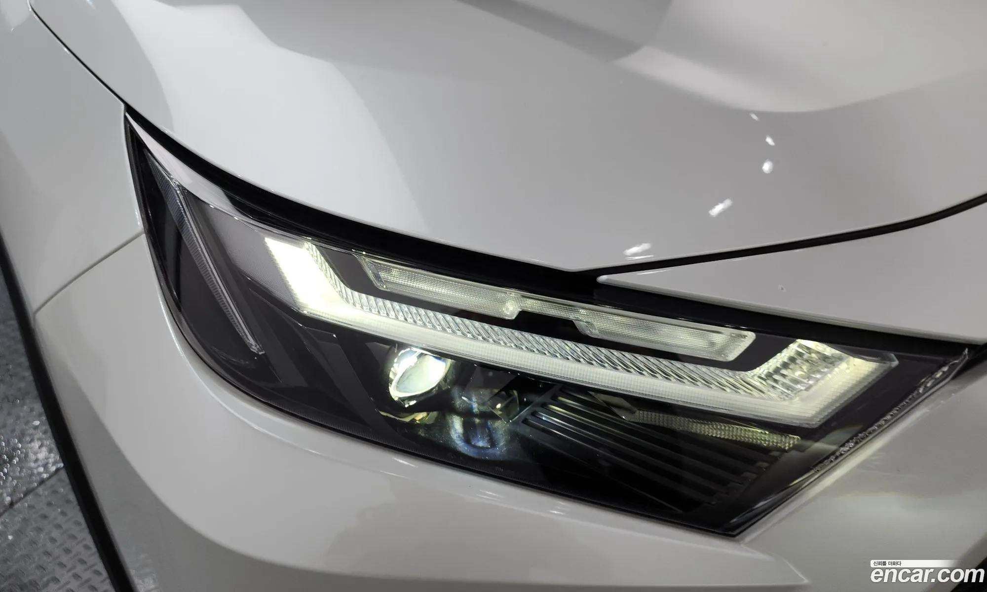 Toyota RAV4 2024 JTMX2RFV0RD169117 — 23