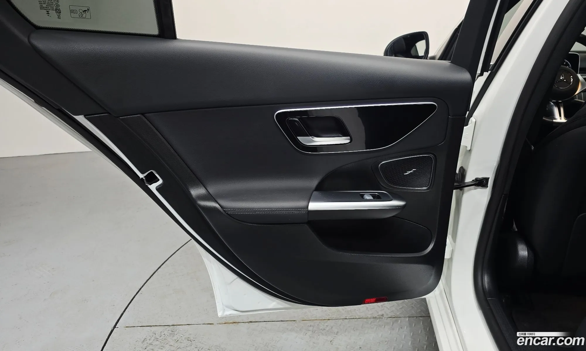 Mercedes-Benz C-Class W206 2023 — 21