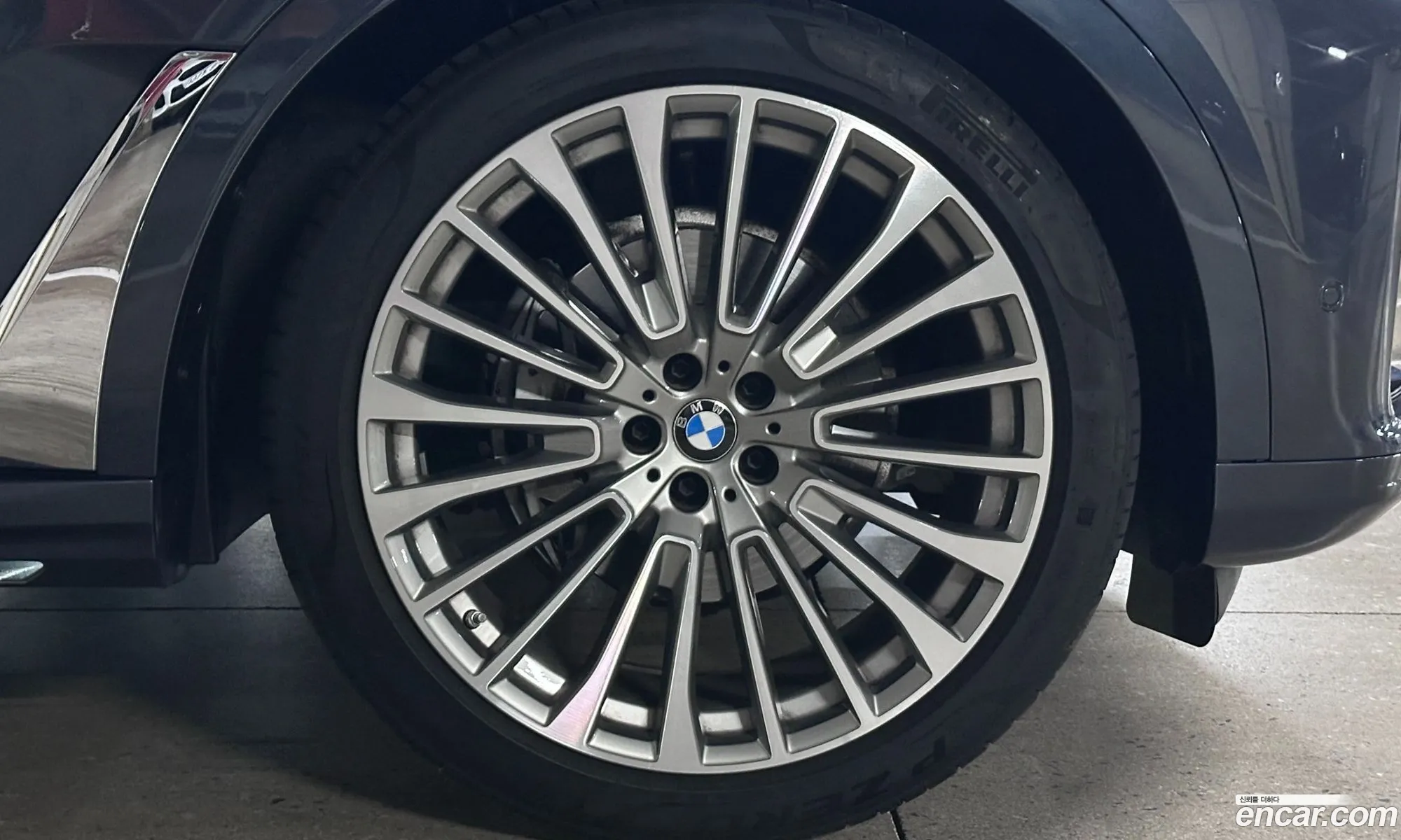 BMW X7 2022 — 14