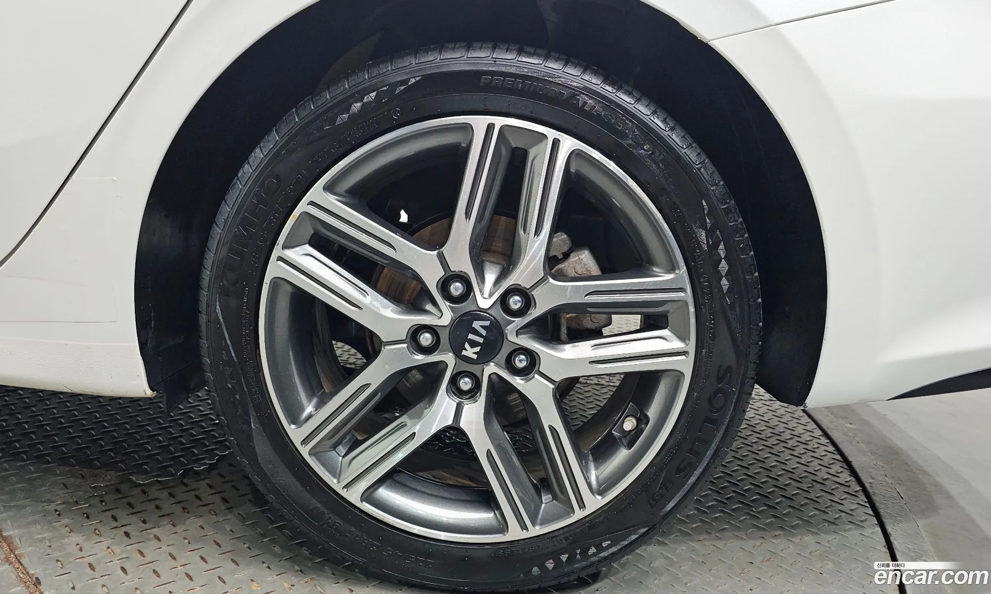 Kia K3 2018 — 18