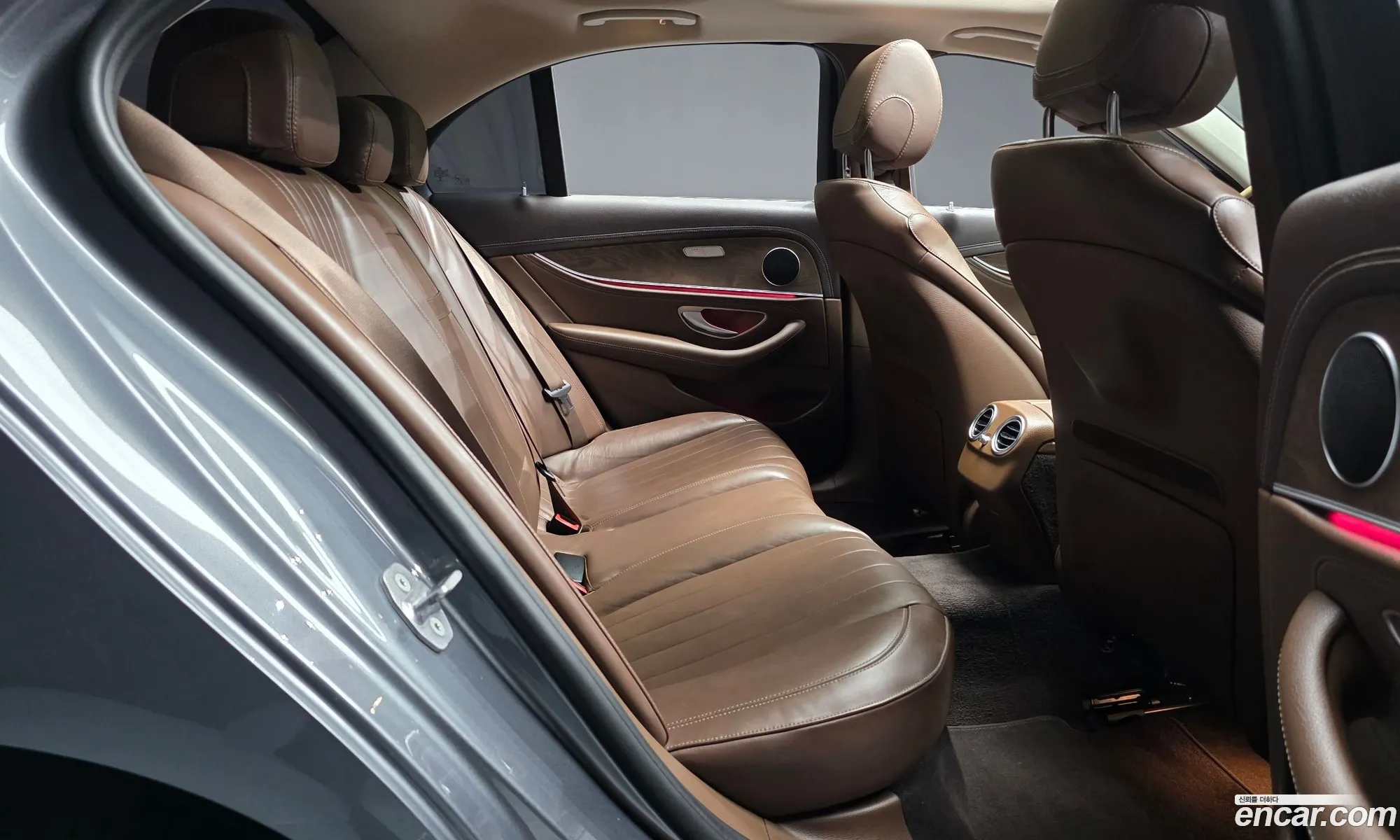 Mercedes-Benz E-Class W213 2017 WDDZF4JB2HA212147 — 3