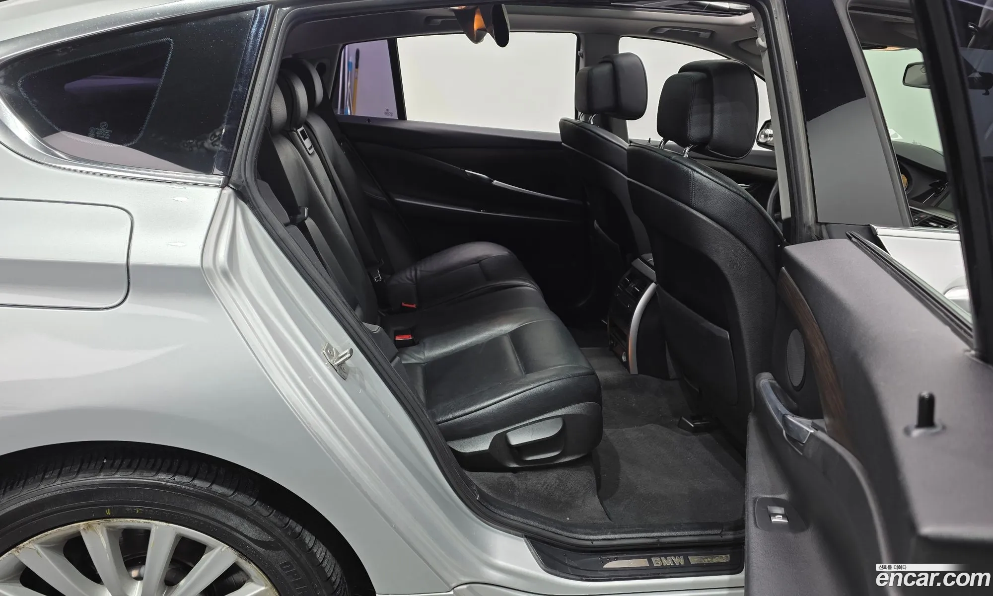 BMW 5 Series GT 2012 WBAXC0109DC989244 — 9