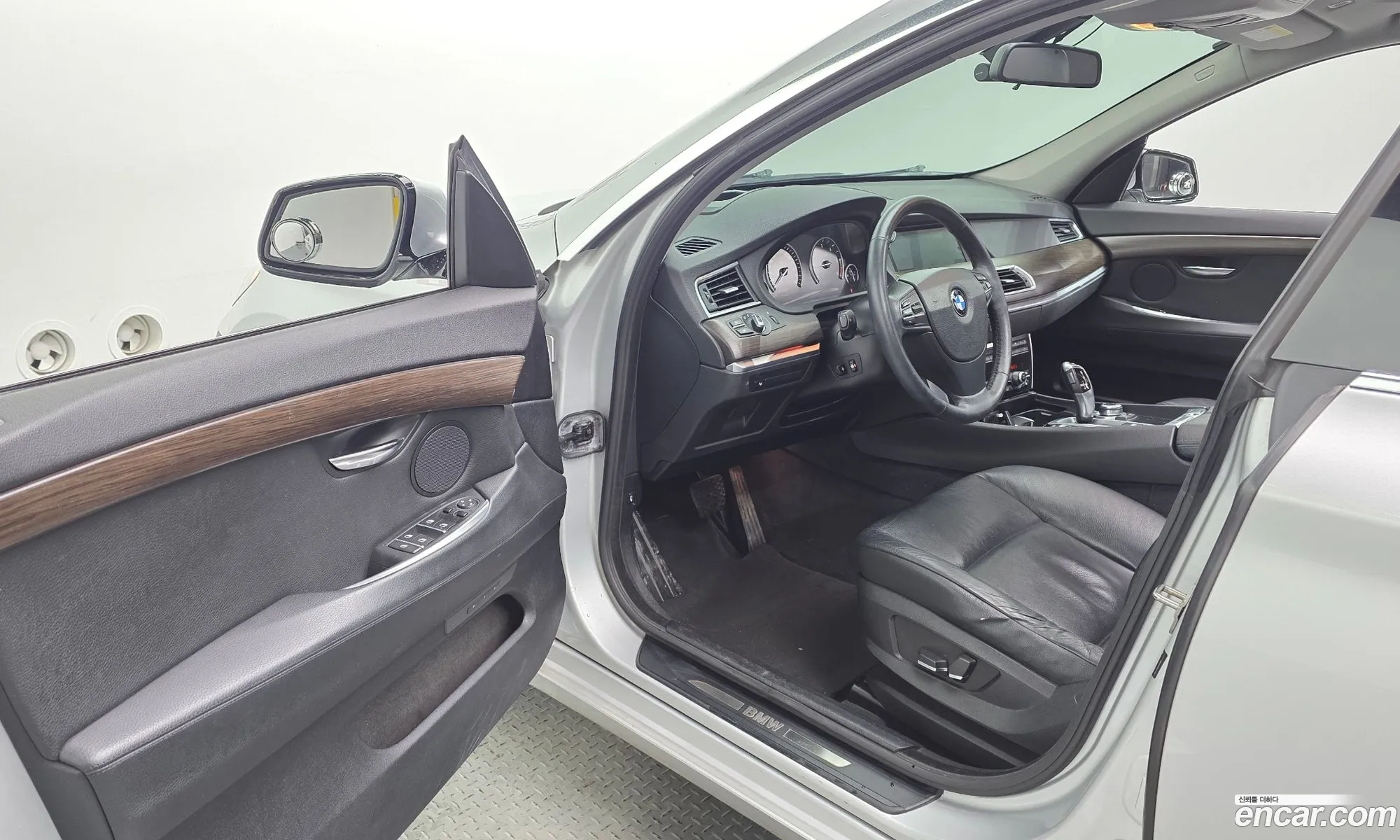 BMW 5 Series GT 2012 WBAXC0109DC989244 — 11
