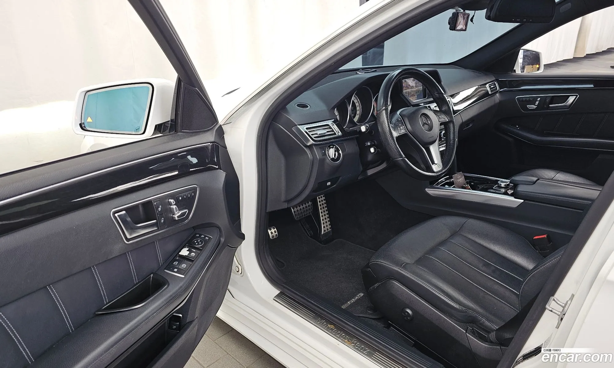 Mercedes-Benz E-Class W212 2016 WDDHF9EB0GB289868 — 12