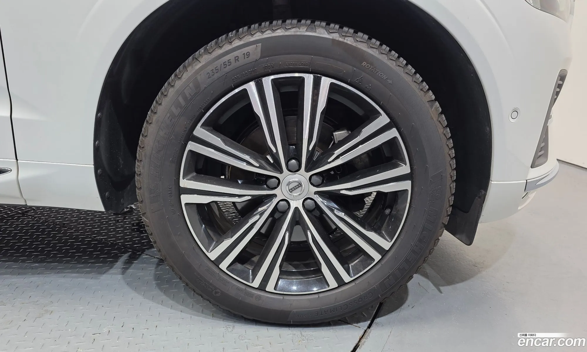 Volvo XC60 2022 YV1UZL12CN1014823 — 32