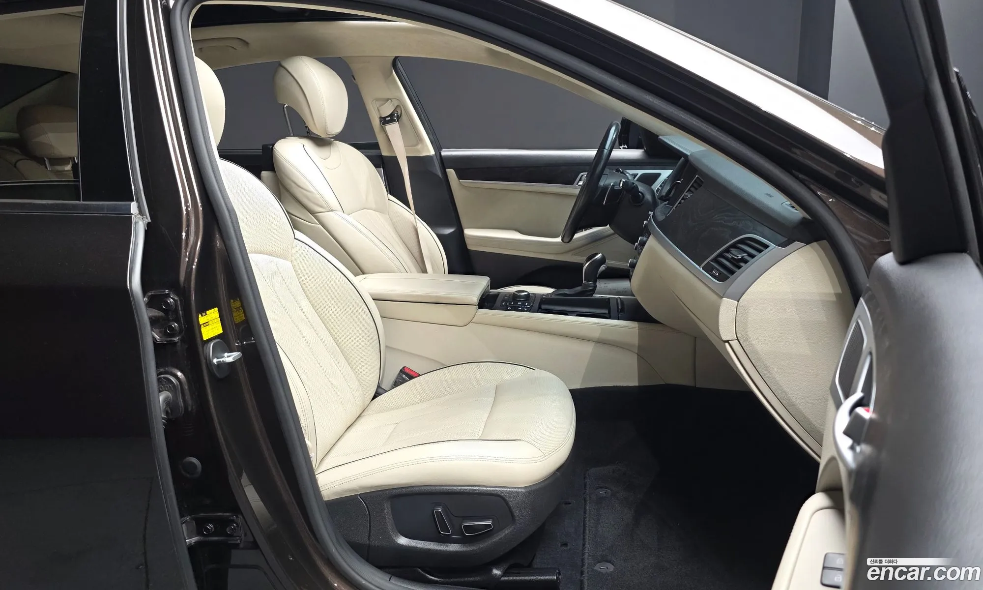 Hyundai Genesis DH 2014 — 9