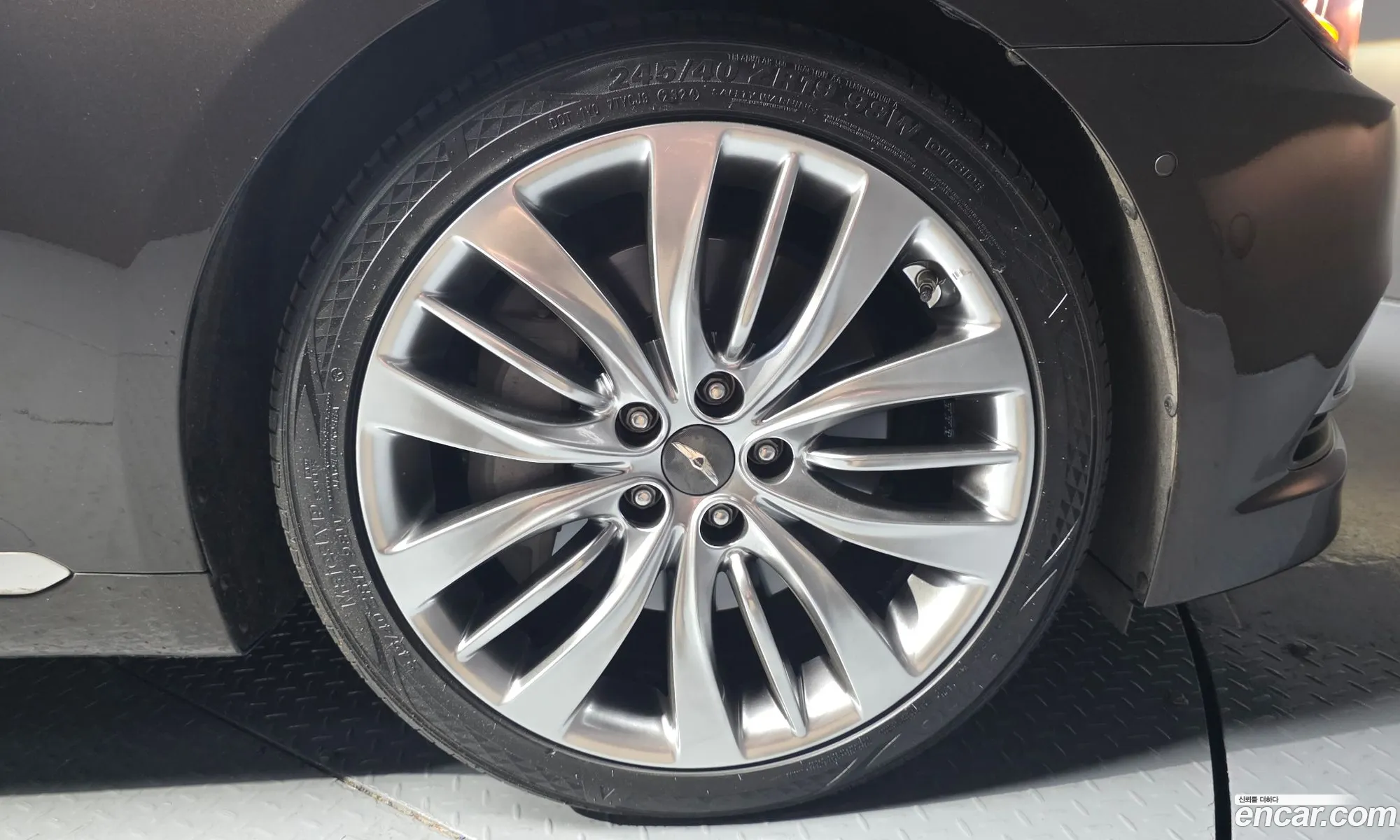 Hyundai Genesis DH 2014 — 31