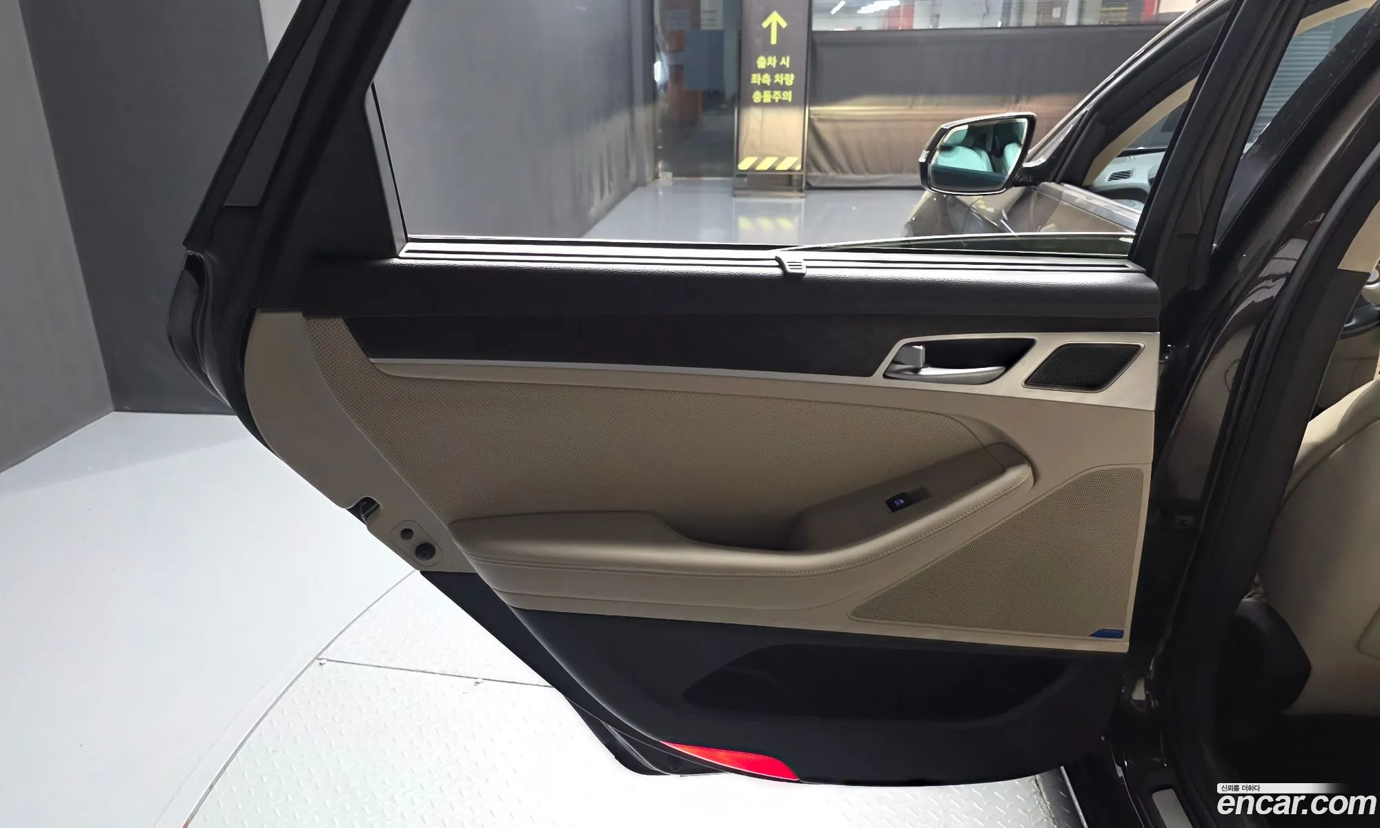 Hyundai Genesis DH 2014 — 17