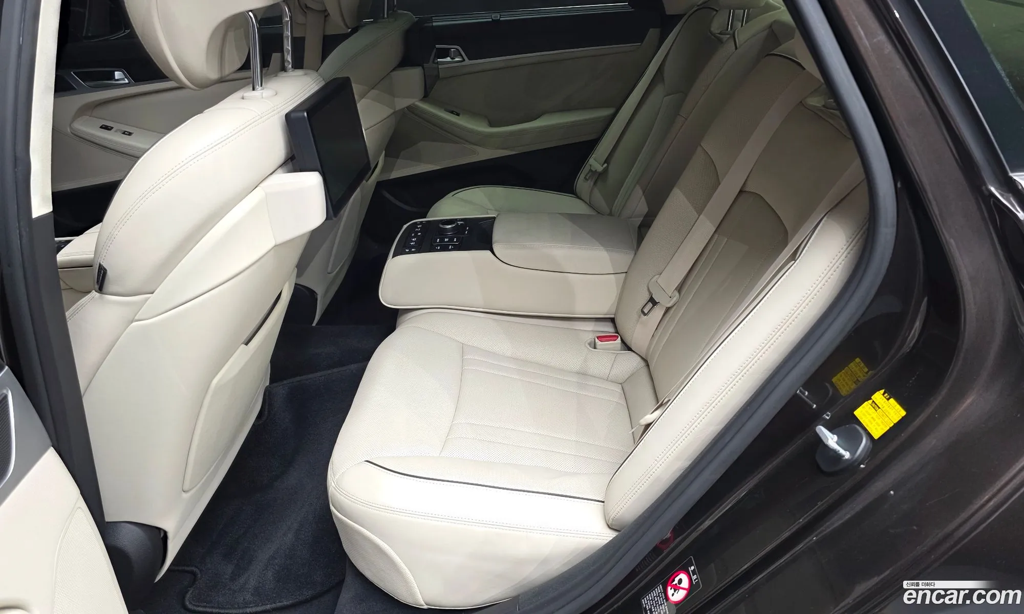 Hyundai Genesis DH 2014 — 22