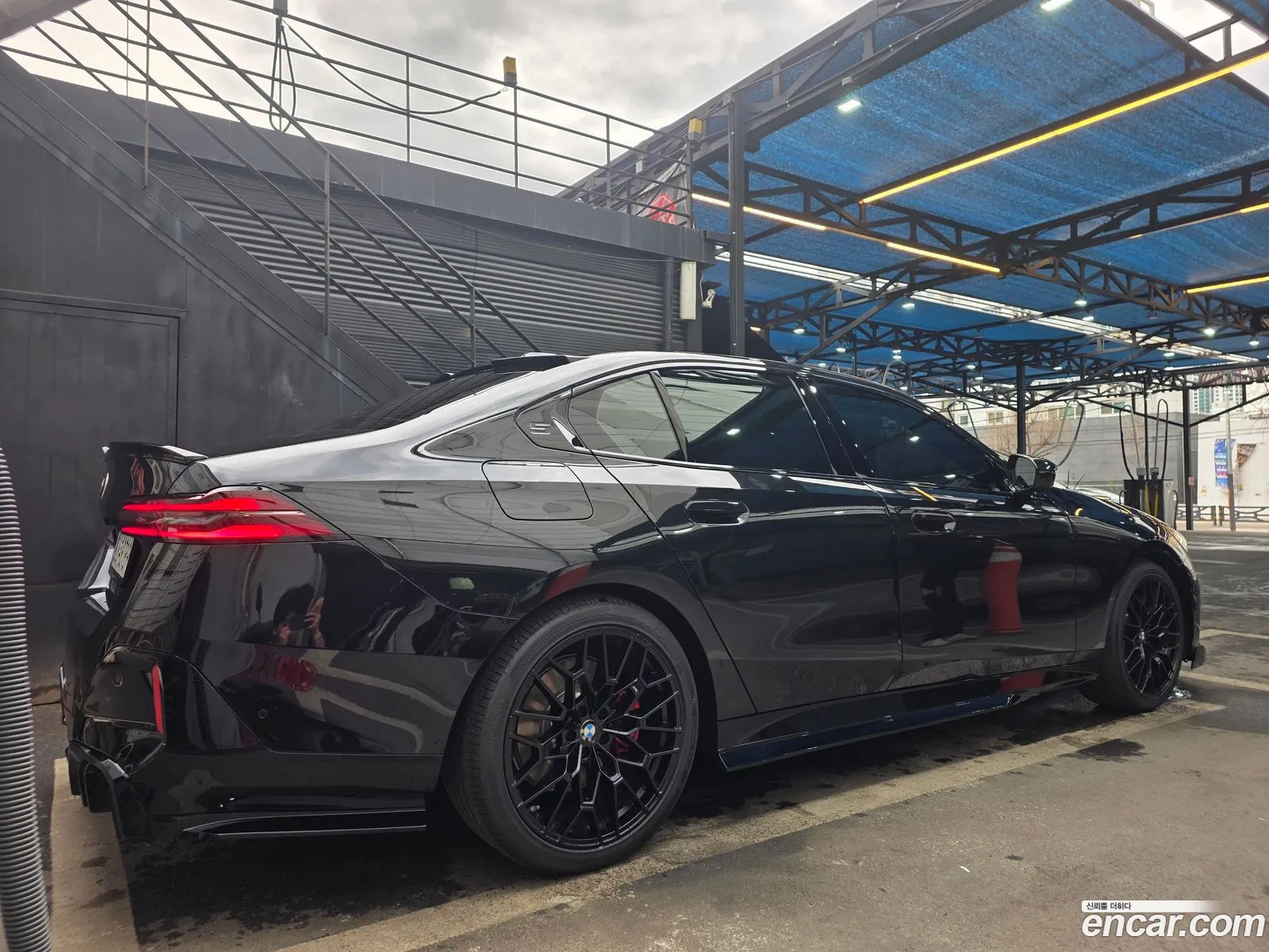 BMW 5 Series 2025 — 3