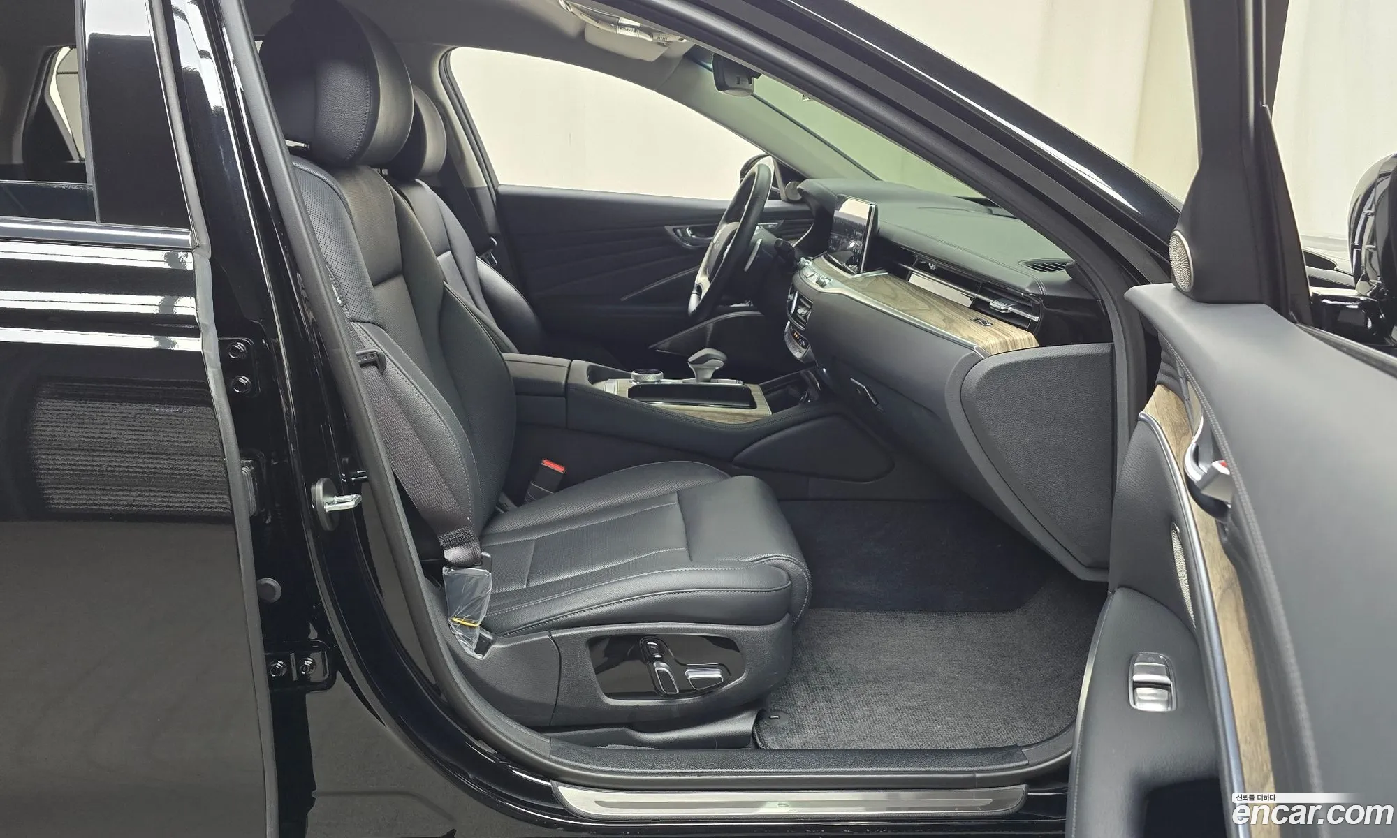 Kia K9 2025 — 28