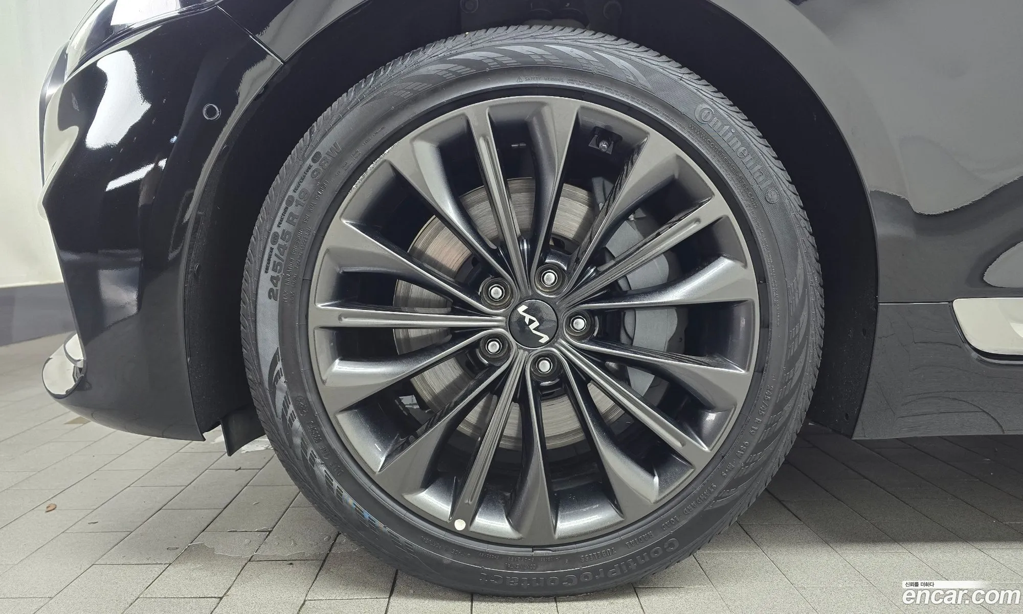 Kia K9 2025 — 9