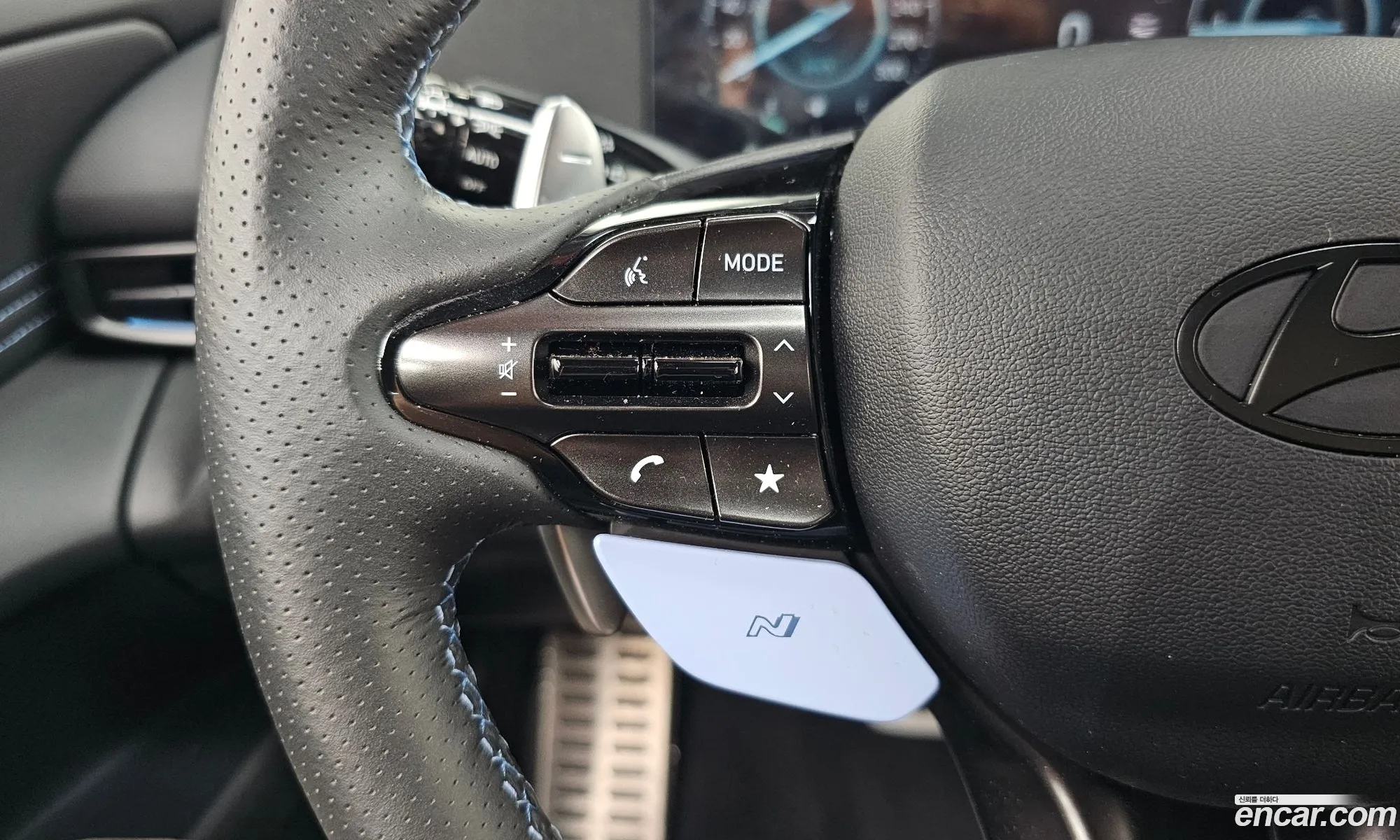 Hyundai Elantra 2025 — 33