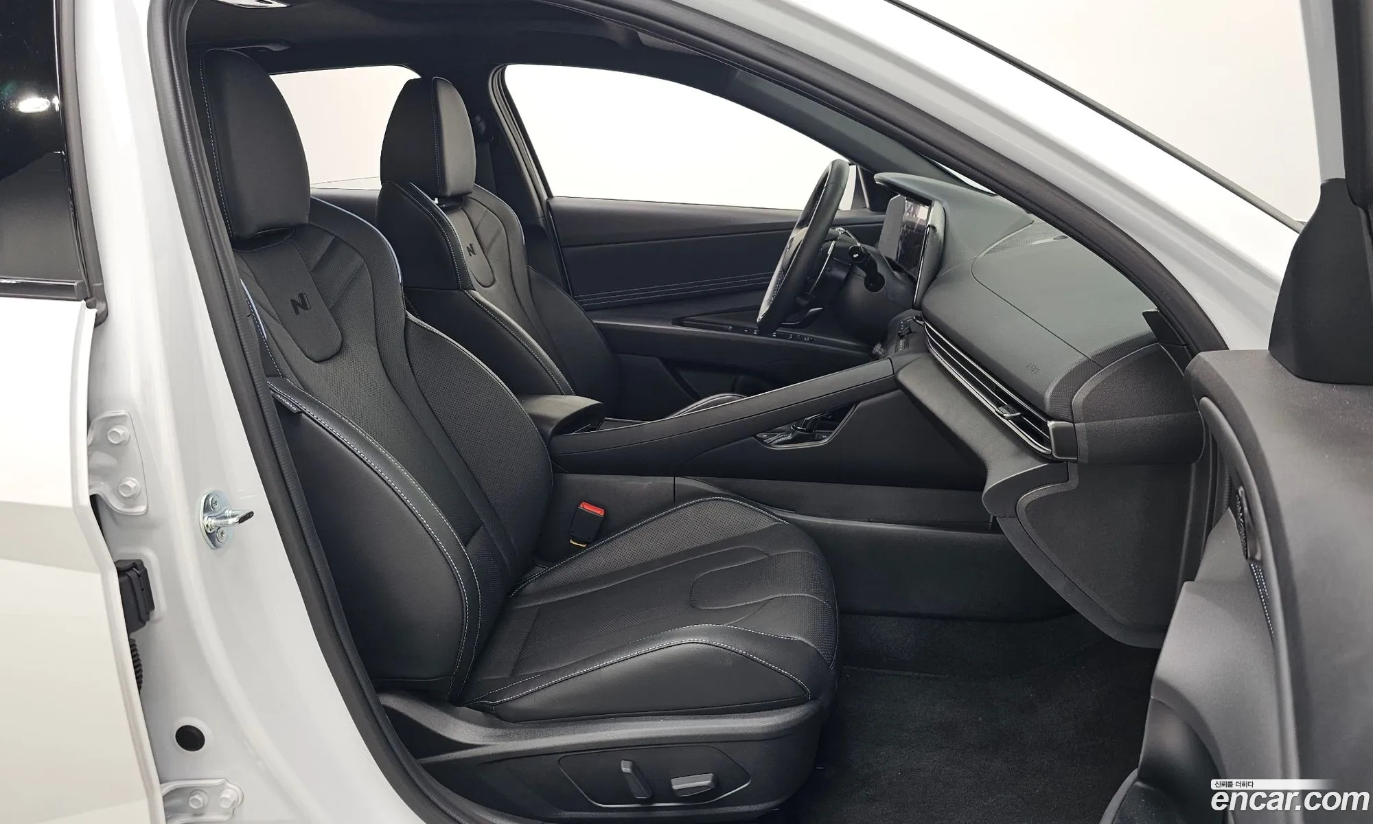 Hyundai Elantra 2025 — 20