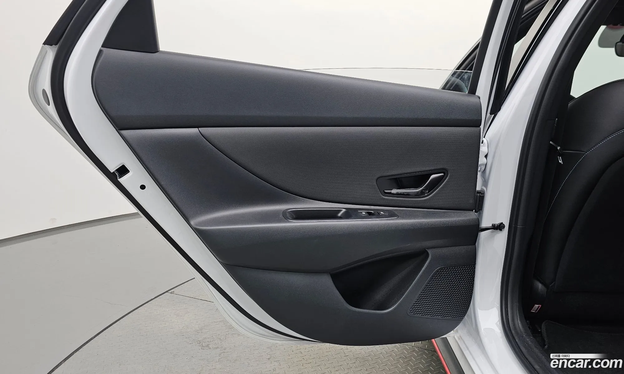 Hyundai Elantra 2025 — 6
