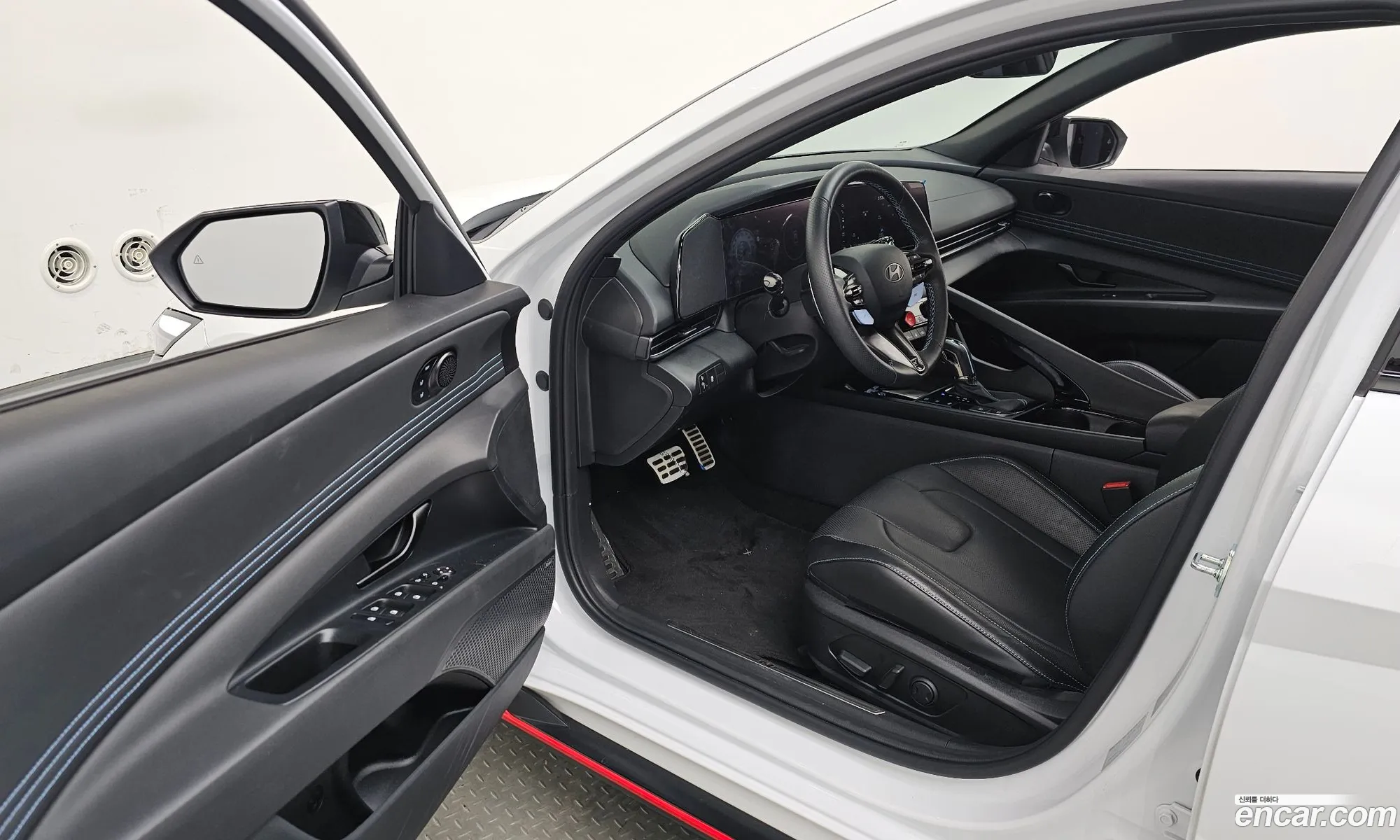 Hyundai Elantra 2025 — 15