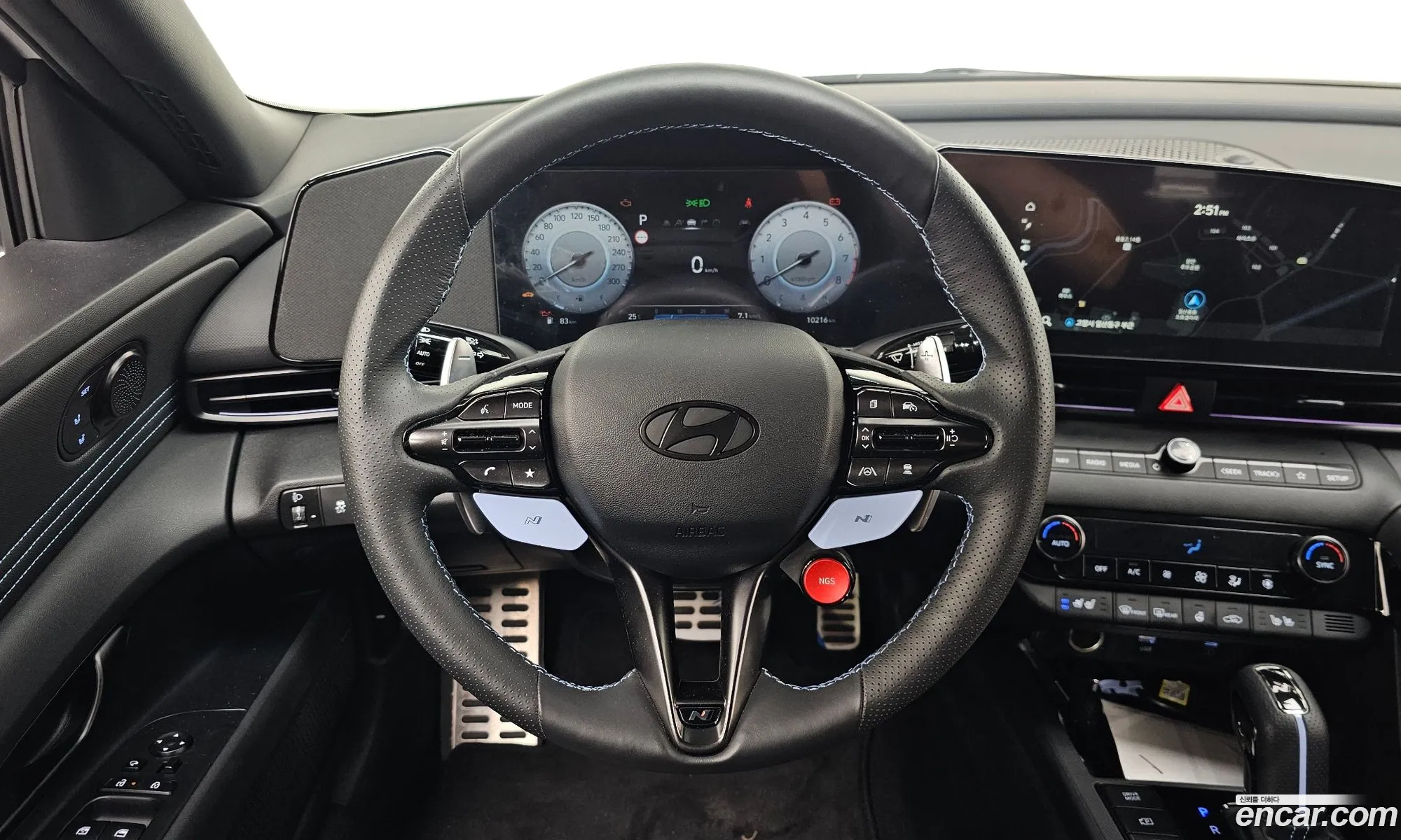 Hyundai Elantra 2025 — 4