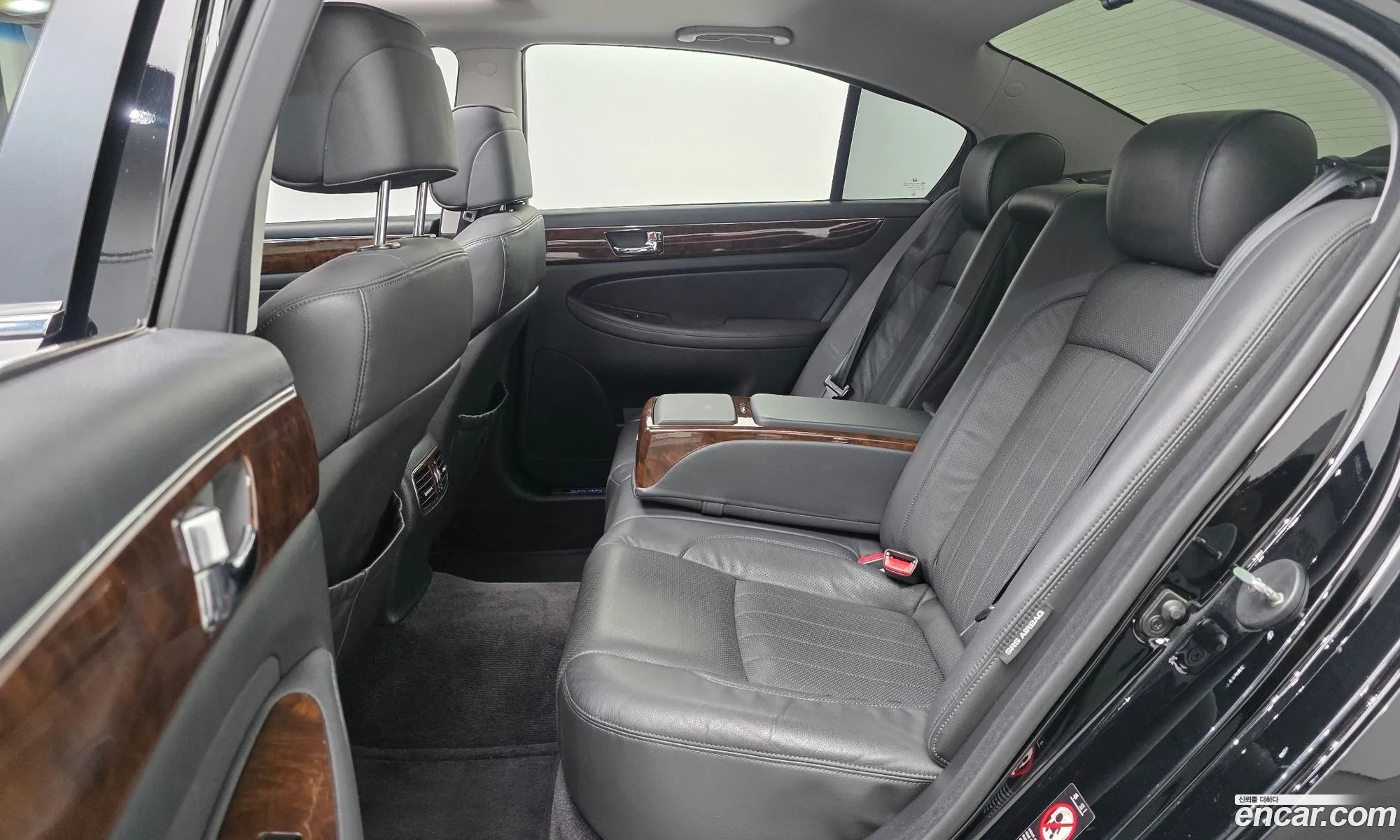 Hyundai Genesis 2010 — 19