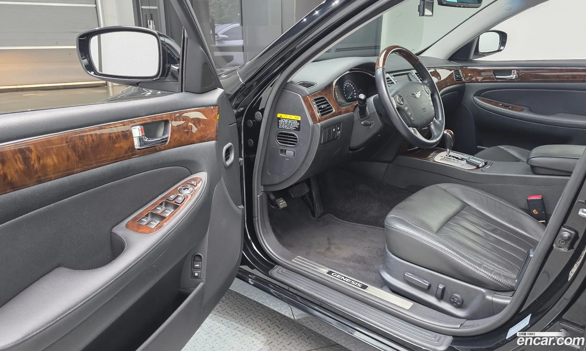 Hyundai Genesis 2010 — 13