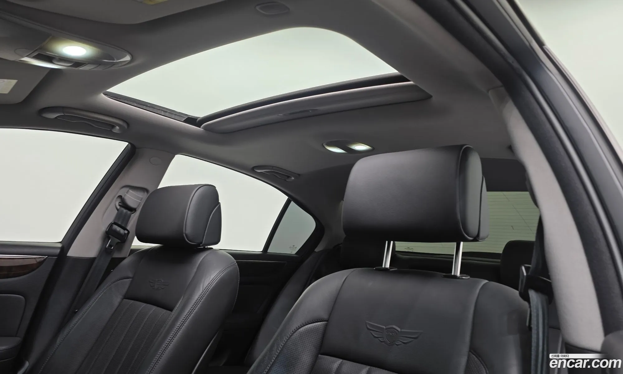Hyundai Genesis 2010 — 18