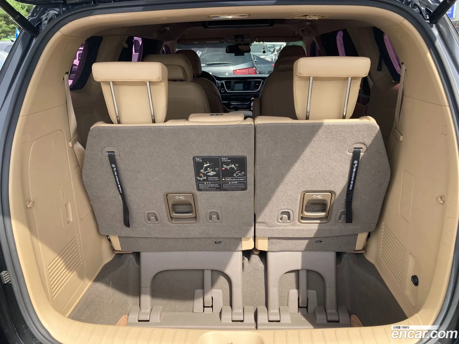 Kia Carnival 2019 — 18