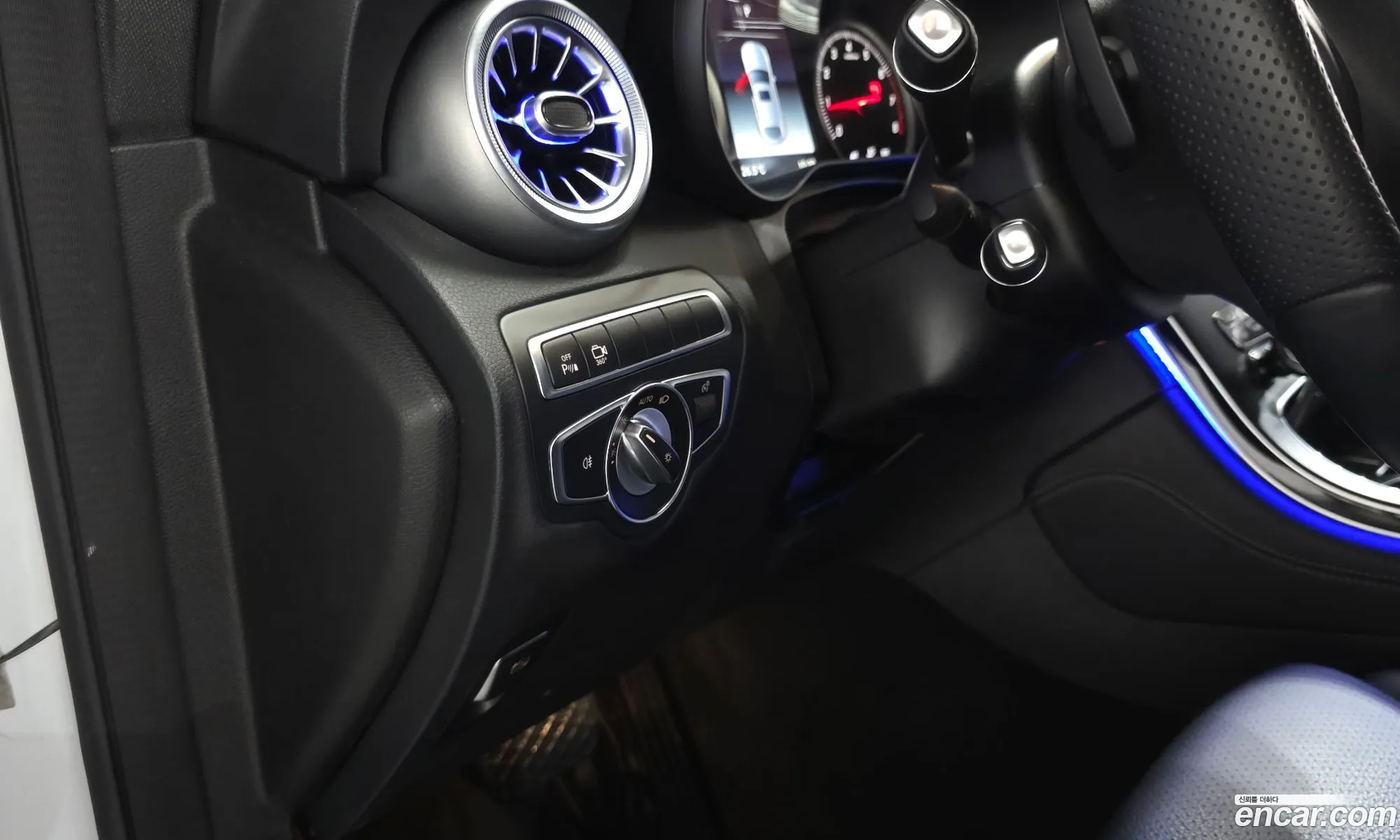 Mercedes-Benz GLC-Class X253 2019 — 28