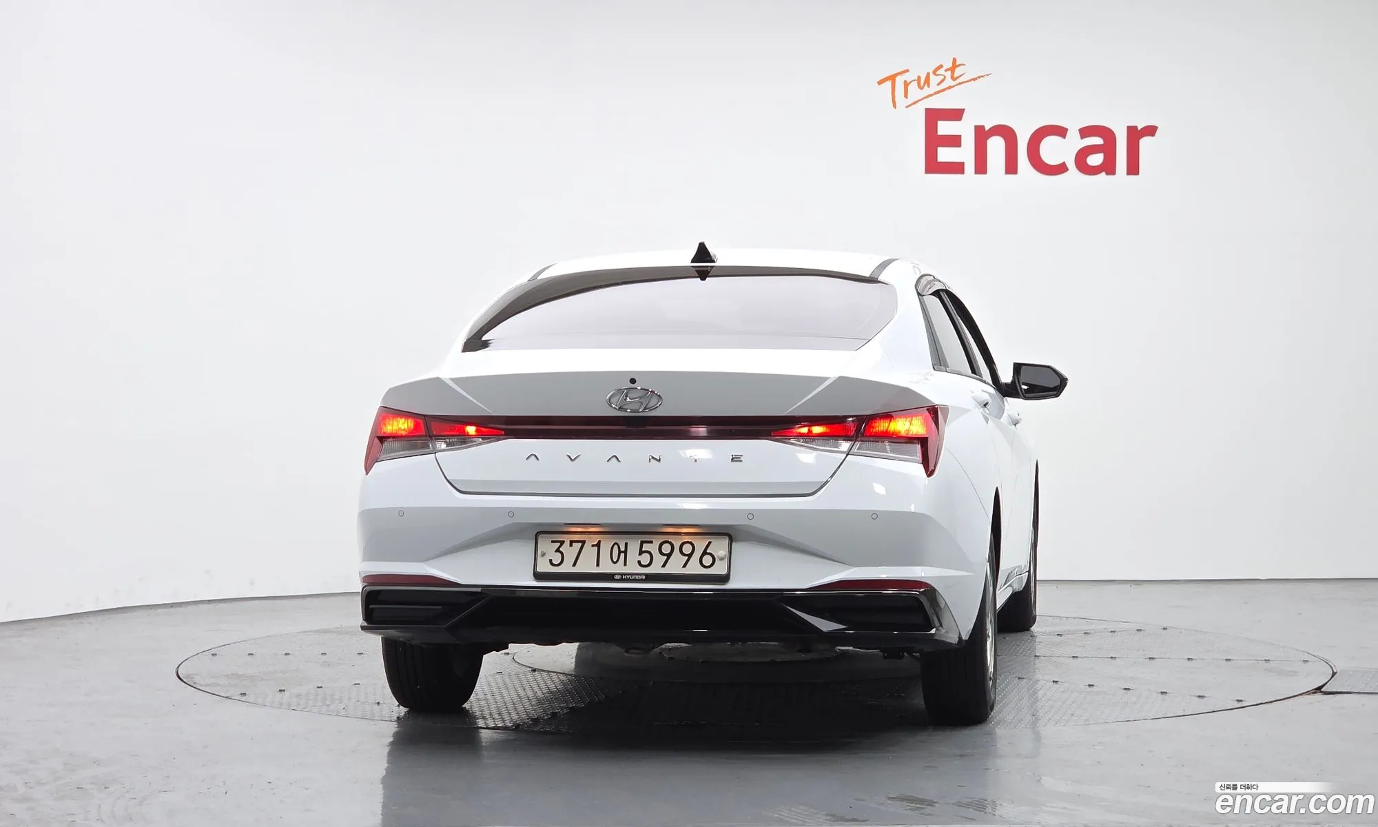 Hyundai Elantra 2022 — 20
